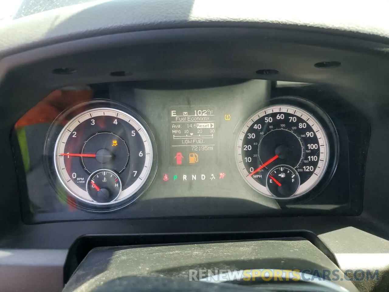 9 Photograph of a damaged car 3C6JR6AT5KG511540 RAM 1500 2019