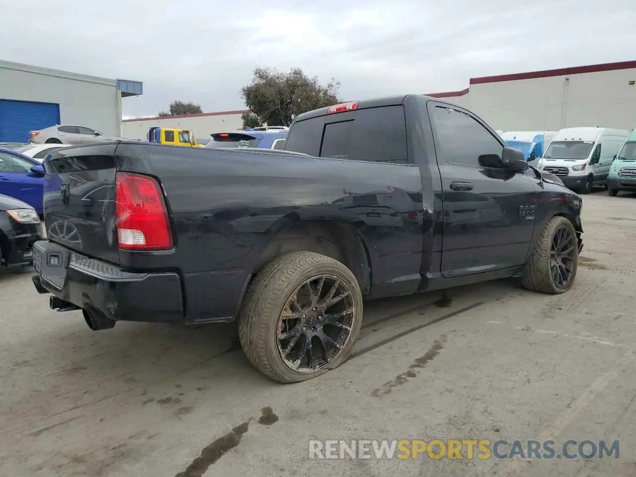 3 Фотография поврежденного автомобиля 3C6JR6AT6KG511546 RAM 1500 2019
