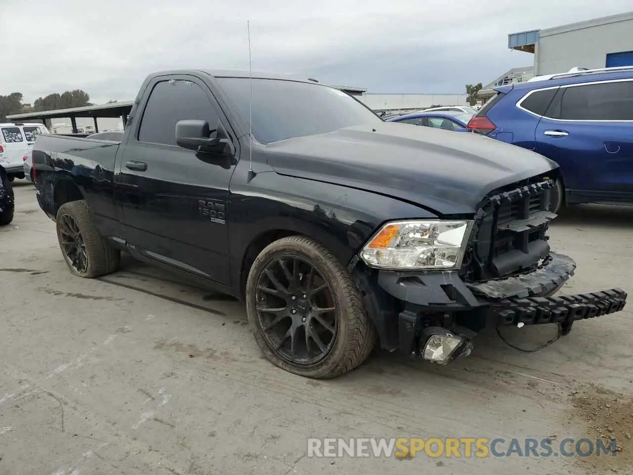 4 Фотография поврежденного автомобиля 3C6JR6AT6KG511546 RAM 1500 2019