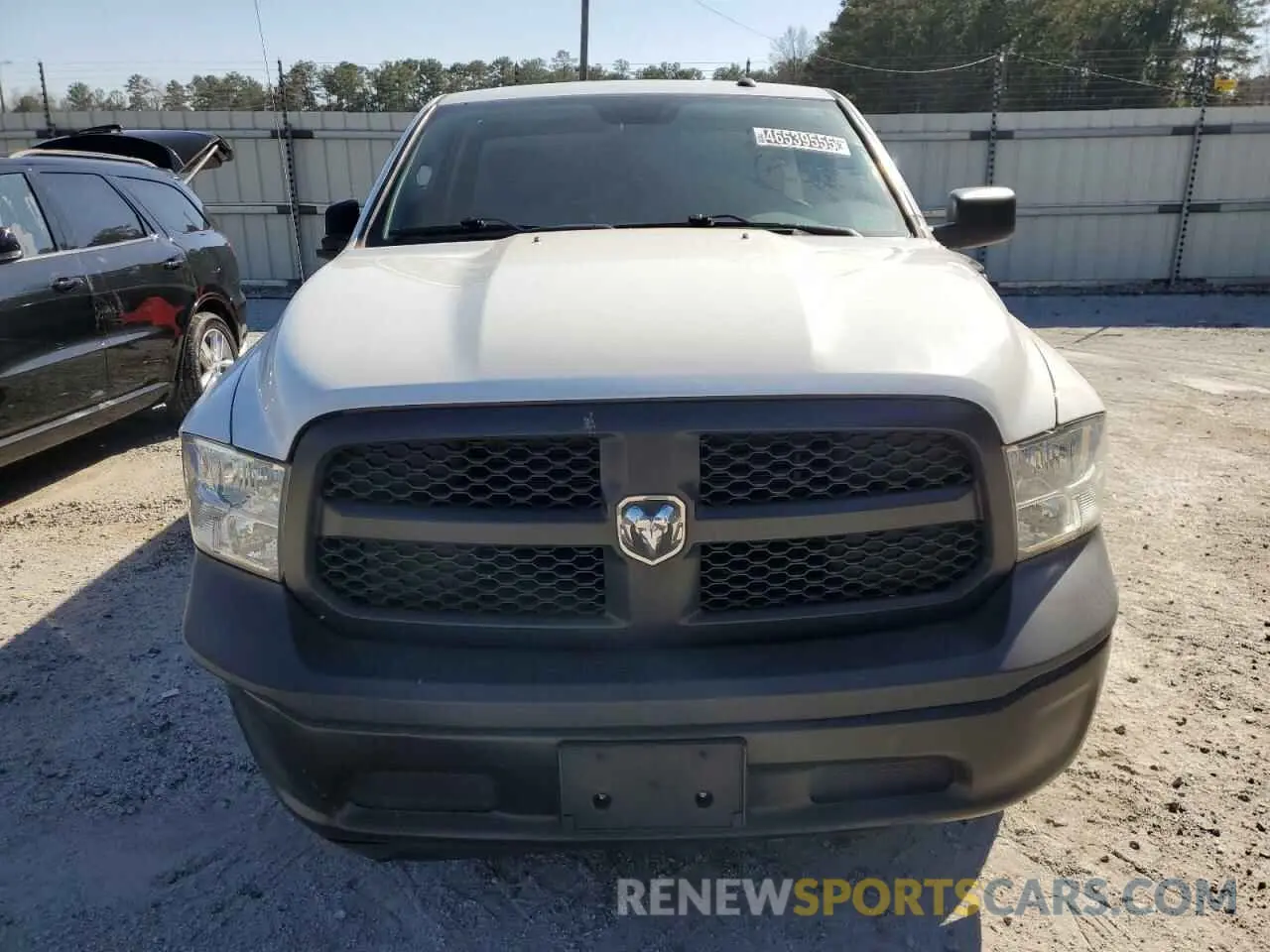 5 Photograph of a damaged car 3C6JR6DG0KG591697 RAM 1500 2019