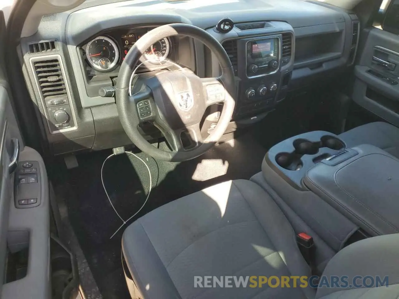 8 Photograph of a damaged car 3C6JR6DG0KG591697 RAM 1500 2019