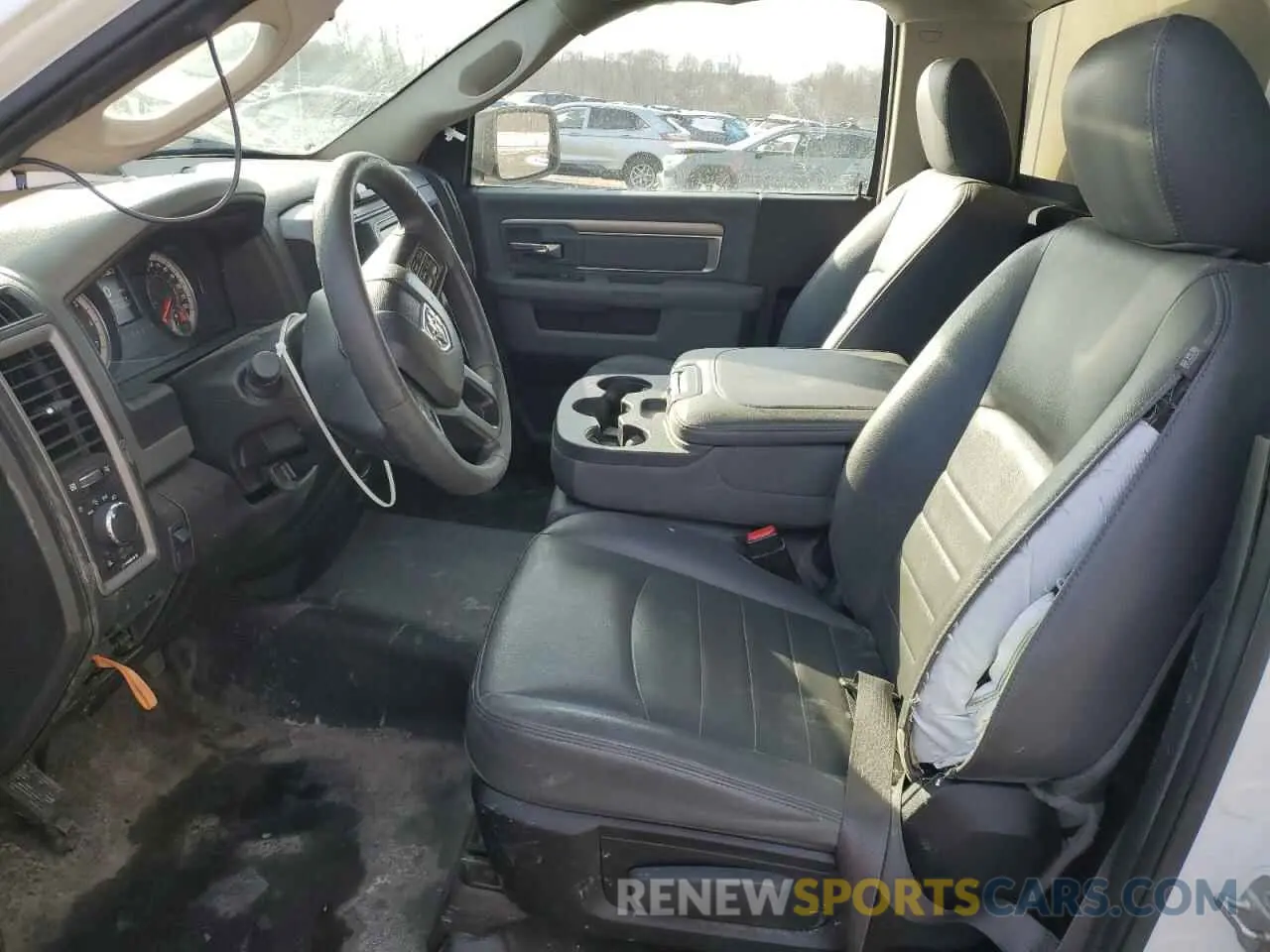 7 Photograph of a damaged car 3C6JR6DG1KG651650 RAM 1500 2019