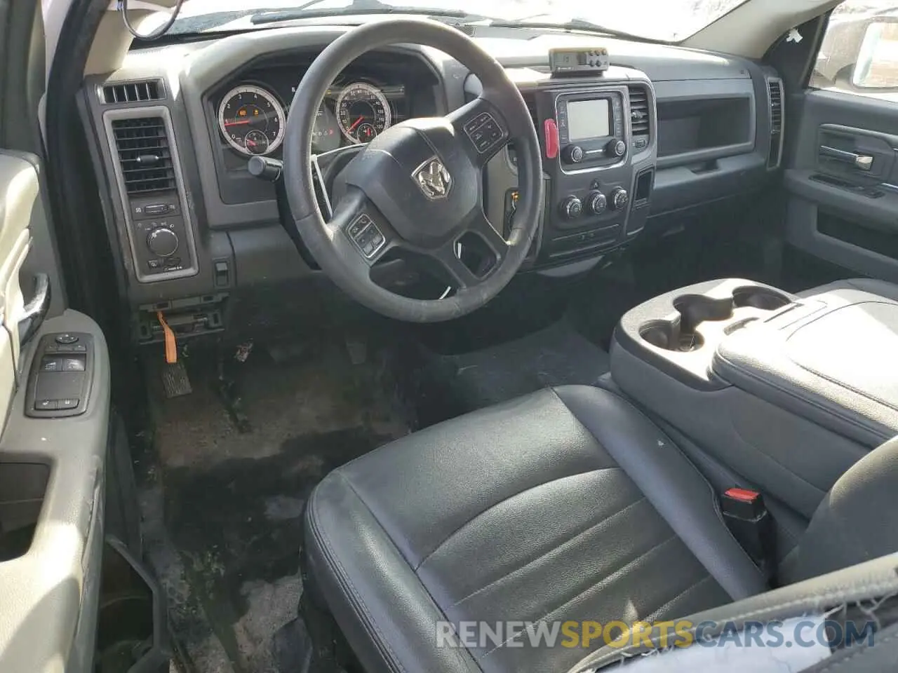 8 Photograph of a damaged car 3C6JR6DG1KG651650 RAM 1500 2019