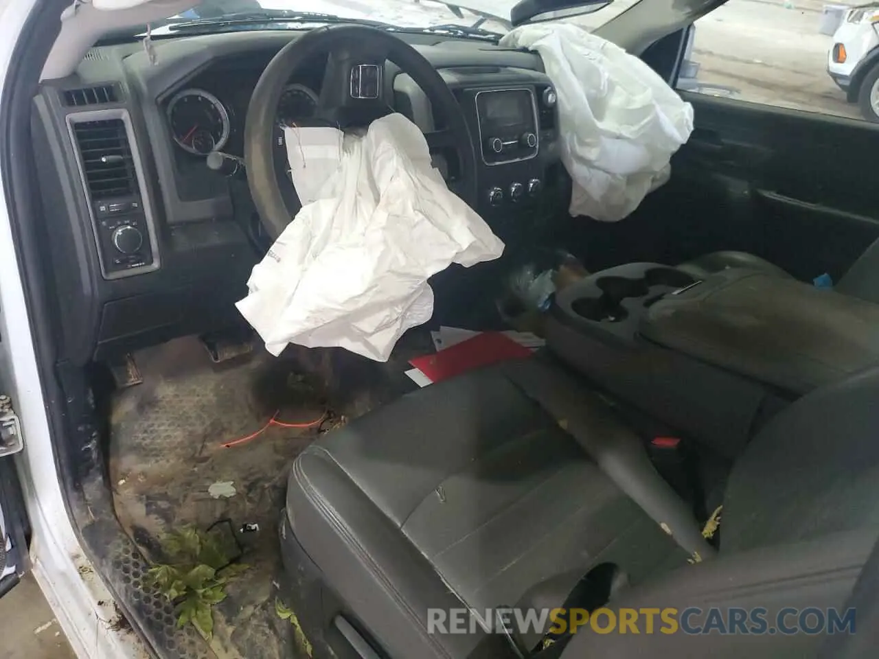 8 Photograph of a damaged car 3C6JR6DGXKG583297 RAM 1500 2019