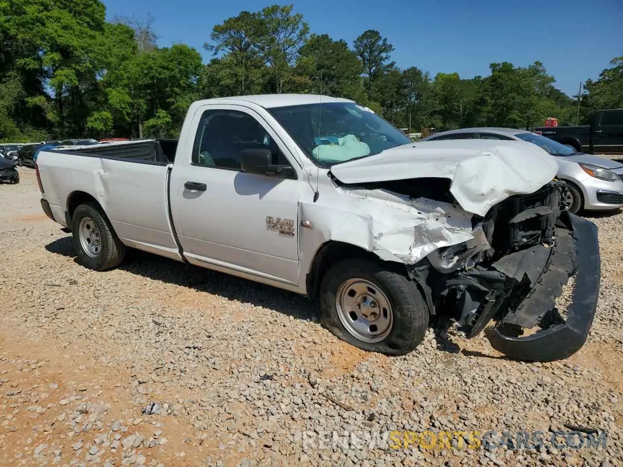 4 Photograph of a damaged car 3C6JR6DTXKG510704 RAM 1500 2019