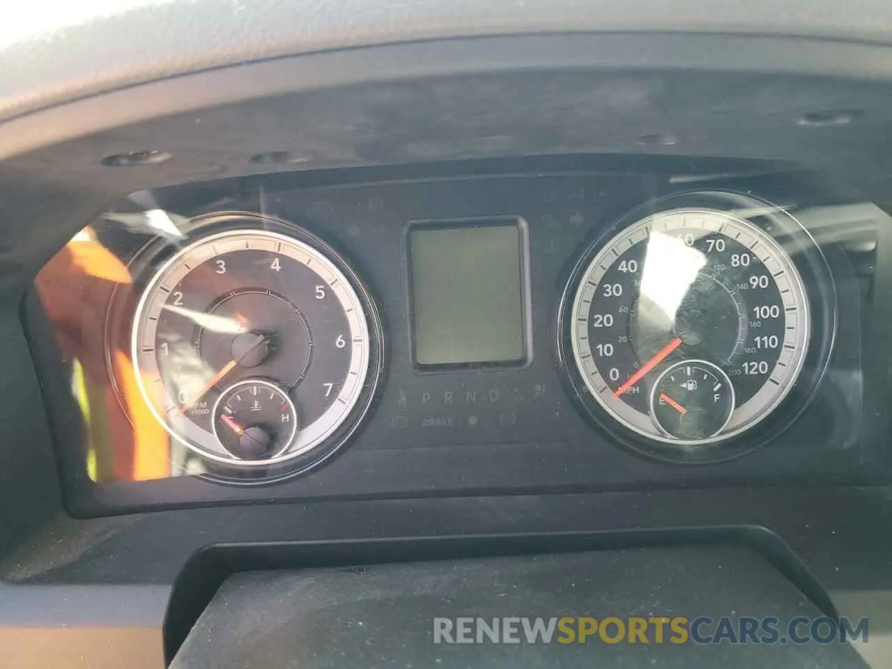 9 Photograph of a damaged car 3C6JR6DTXKG510704 RAM 1500 2019