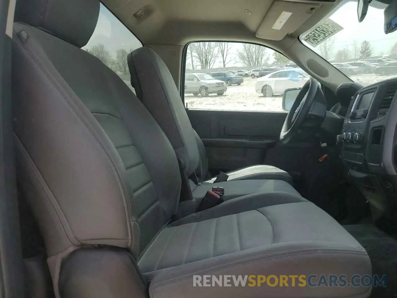 10 Photograph of a damaged car 3C6JR7DG6KG691812 RAM 1500 2019