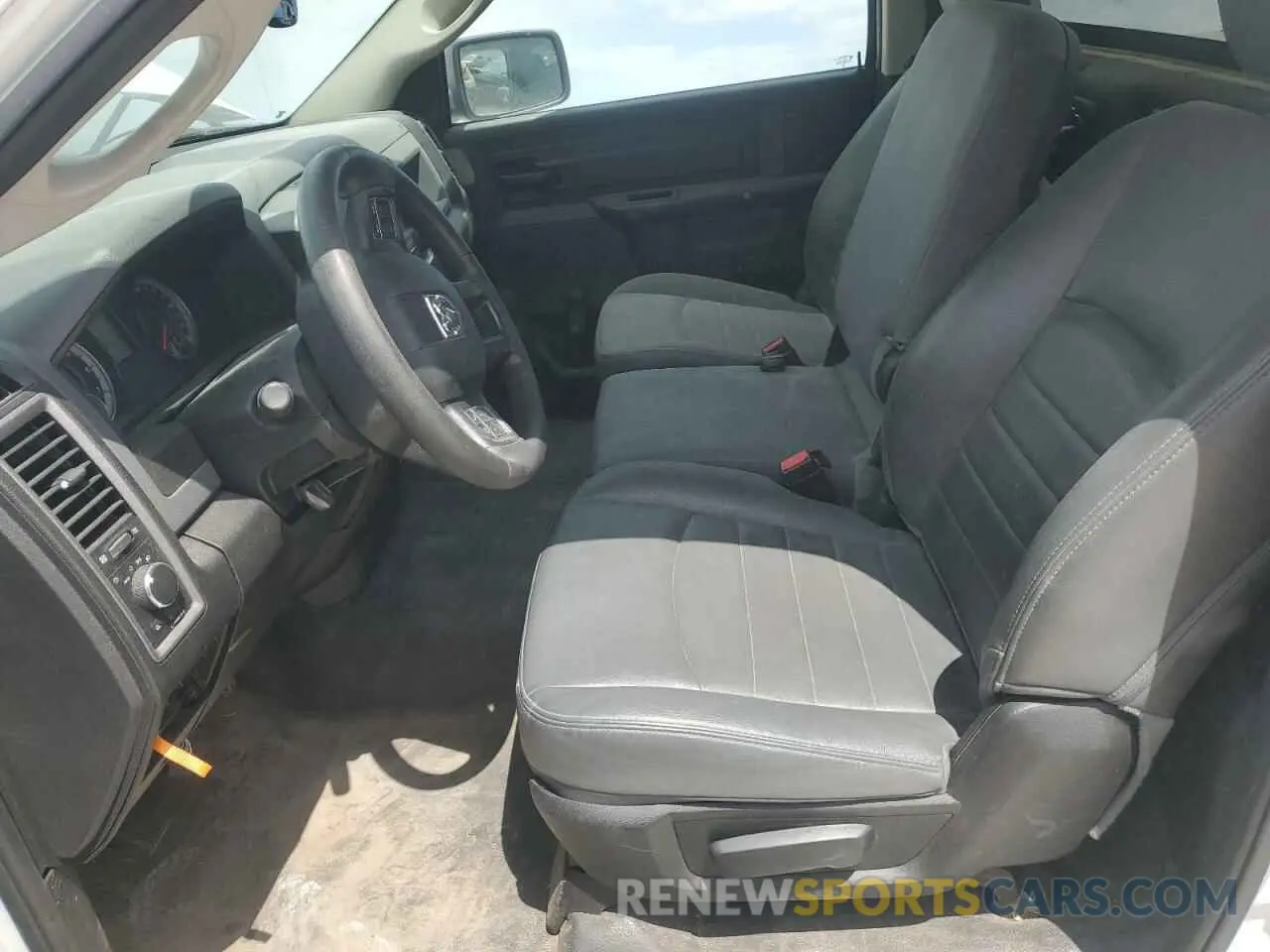 7 Photograph of a damaged car 3C6JR7DG6KG691812 RAM 1500 2019