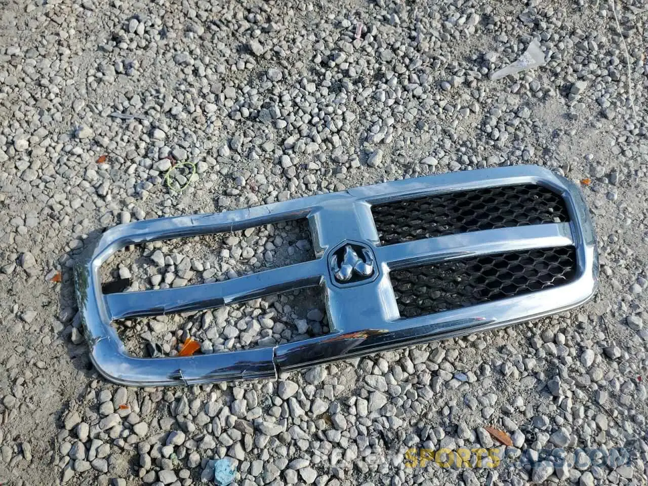 12 Фотография поврежденного автомобиля 1C6RR6FG2LS114814 RAM 1500 2020