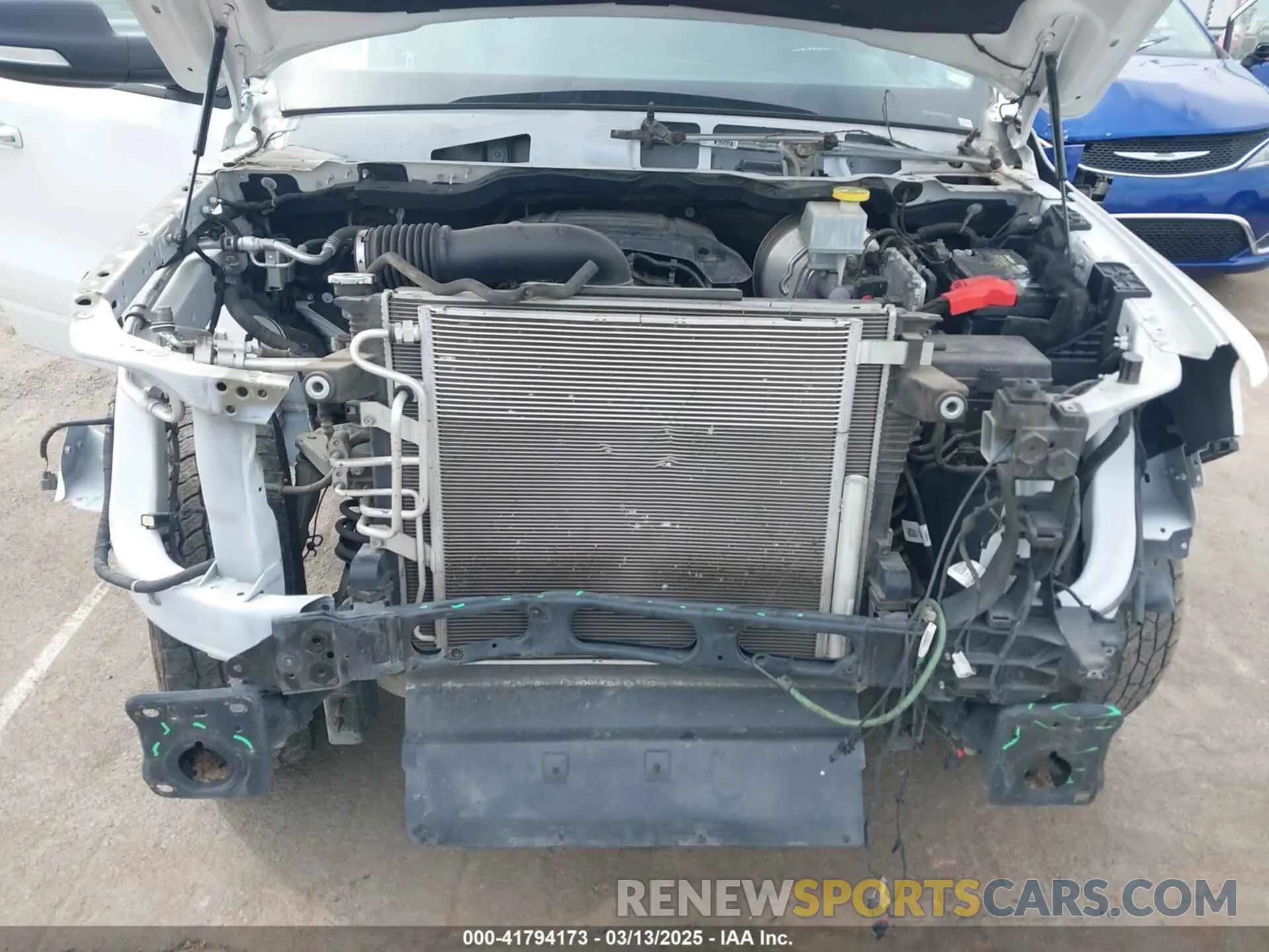 10 Фотография поврежденного автомобиля 1C6RREBT0LN266926 RAM 1500 2020