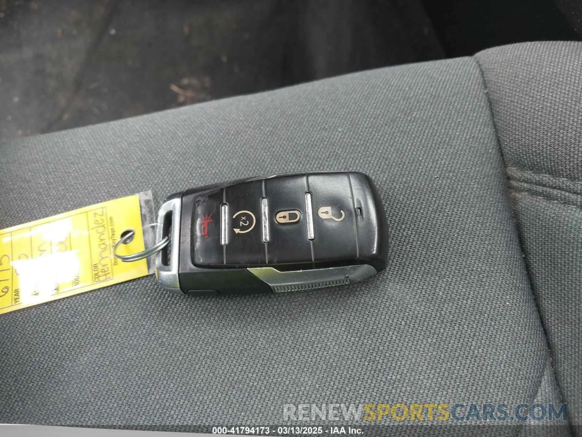 11 Фотография поврежденного автомобиля 1C6RREBT0LN266926 RAM 1500 2020