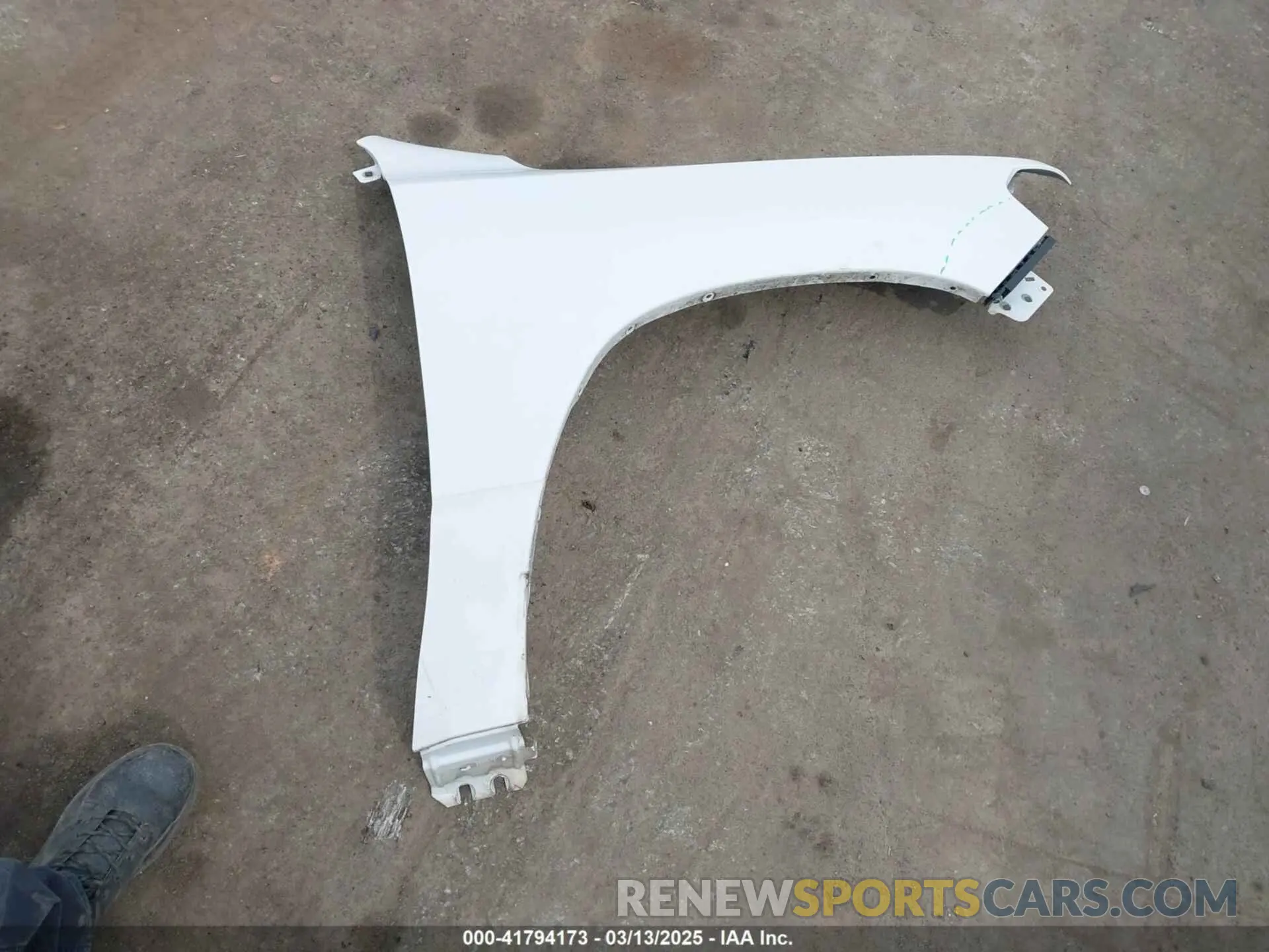 12 Фотография поврежденного автомобиля 1C6RREBT0LN266926 RAM 1500 2020
