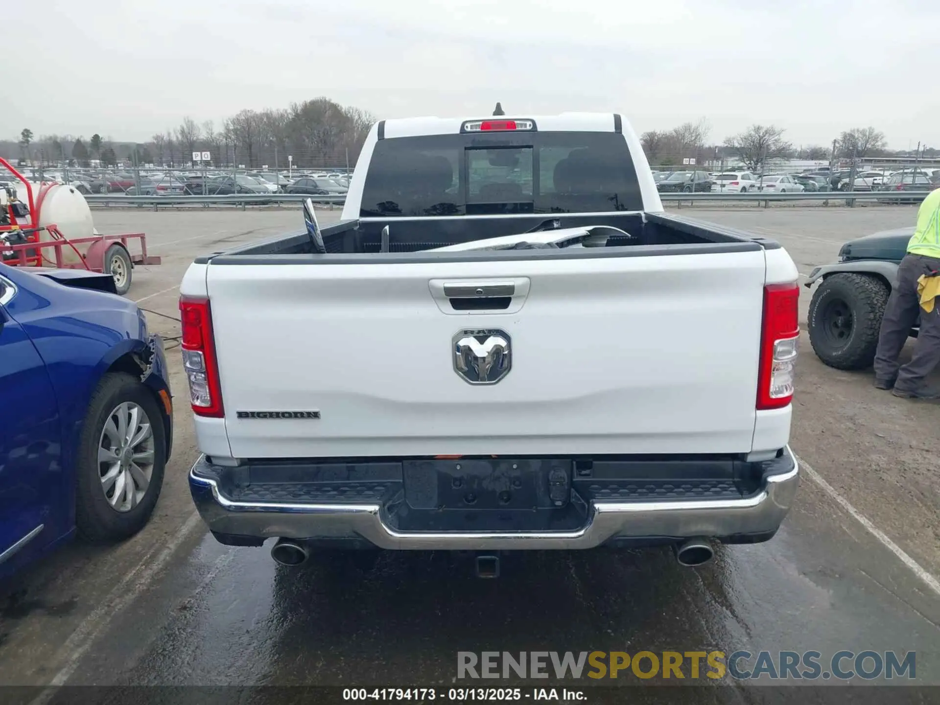 17 Фотография поврежденного автомобиля 1C6RREBT0LN266926 RAM 1500 2020