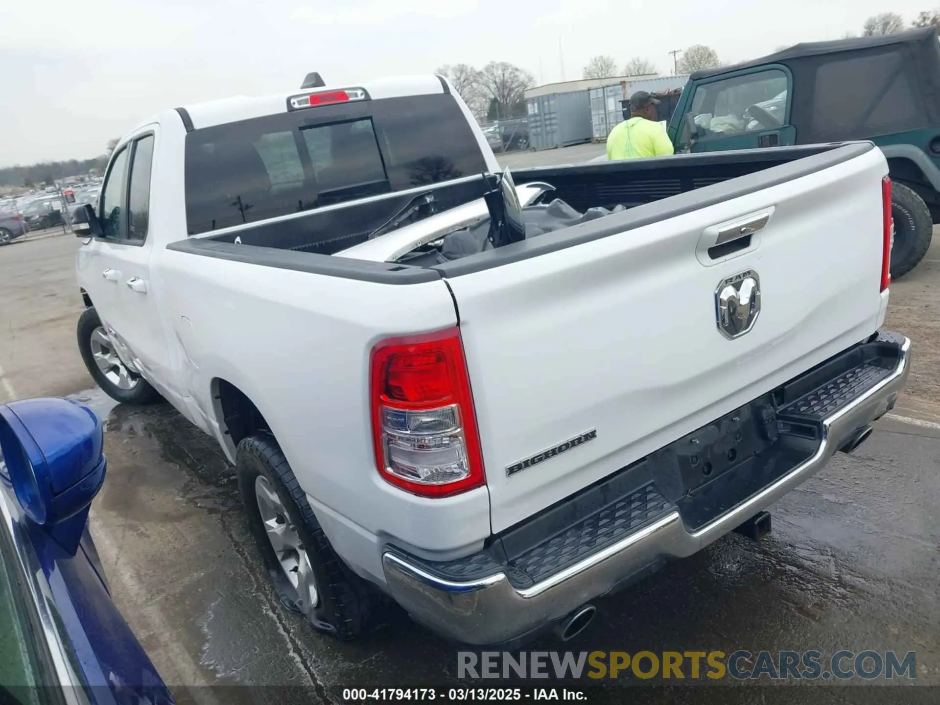 3 Фотография поврежденного автомобиля 1C6RREBT0LN266926 RAM 1500 2020