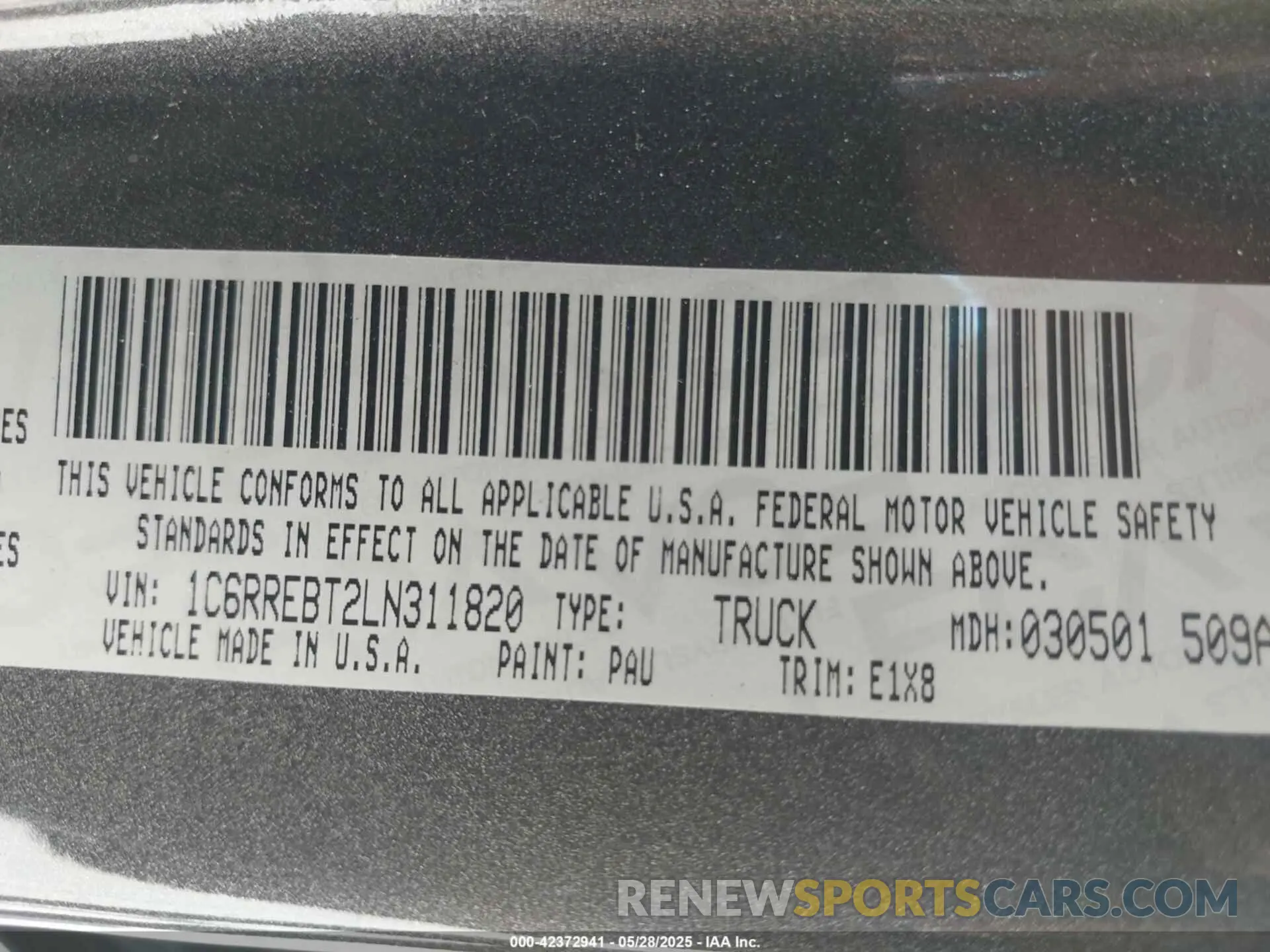 9 Фотография поврежденного автомобиля 1C6RREBT2LN311820 RAM 1500 2020