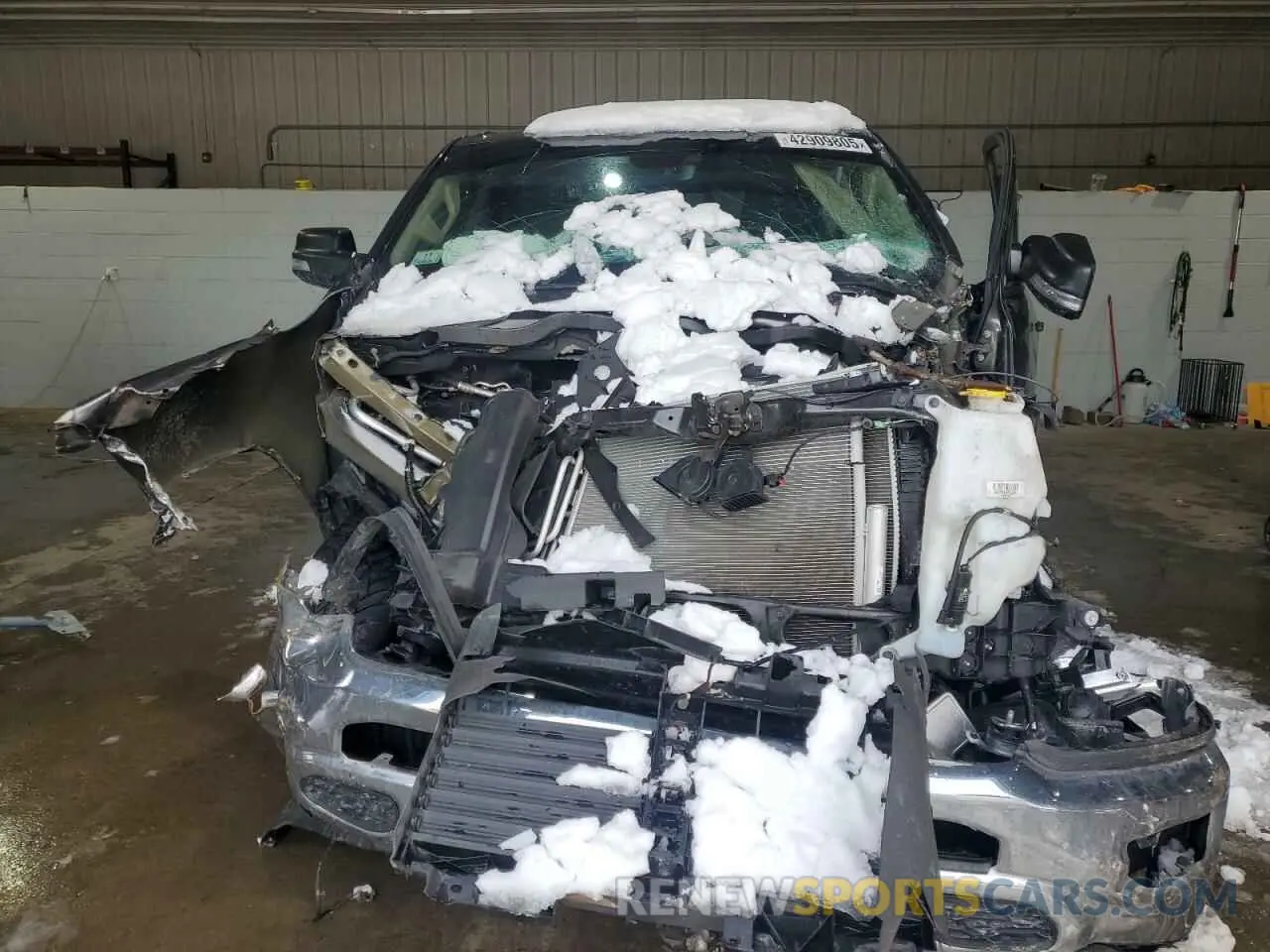 5 Фотография поврежденного автомобиля 1C6RREBT3LN346561 RAM 1500 2020