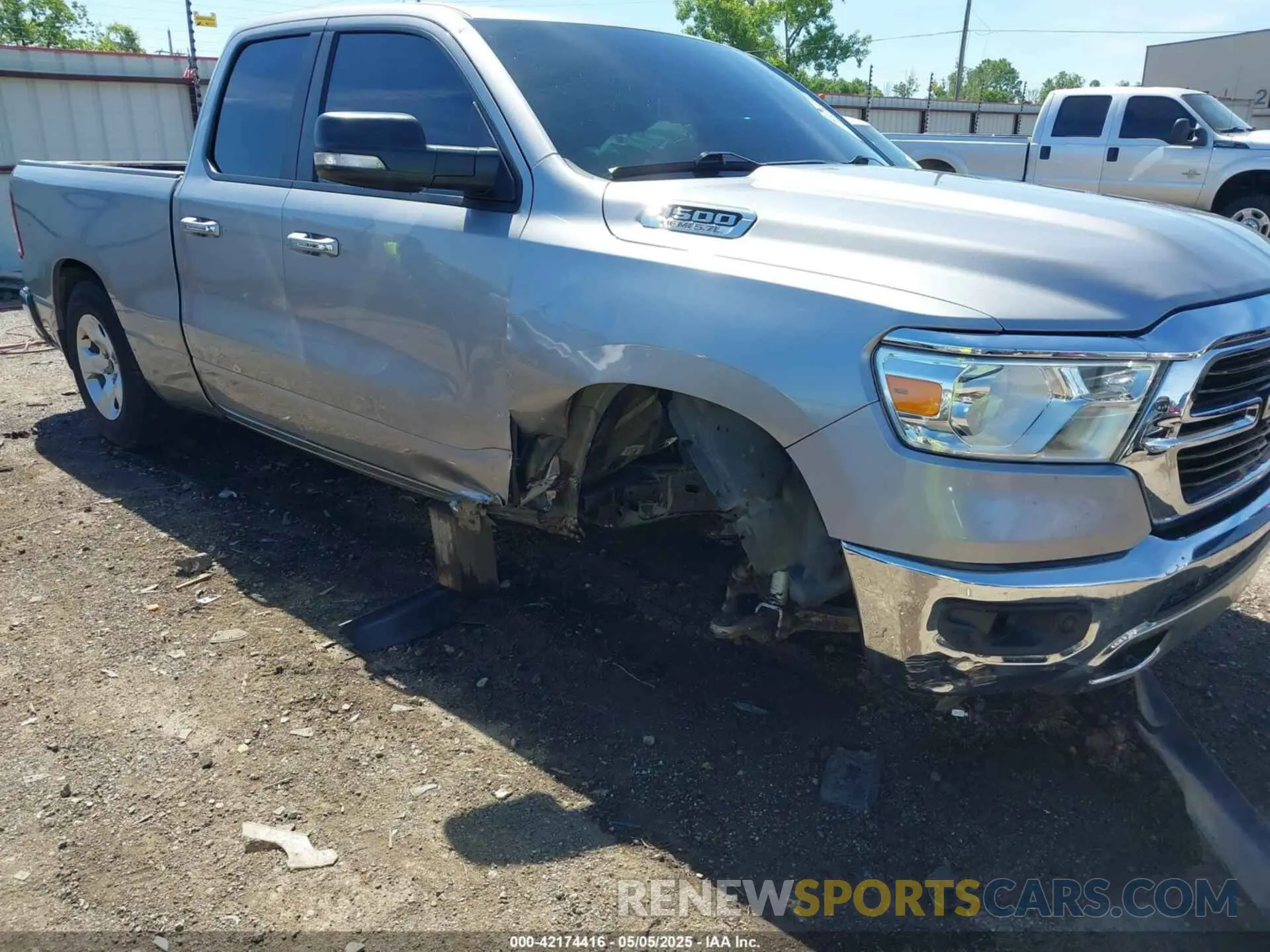 6 Photograph of a damaged car 1C6RREBT8LN294862 RAM 1500 2020