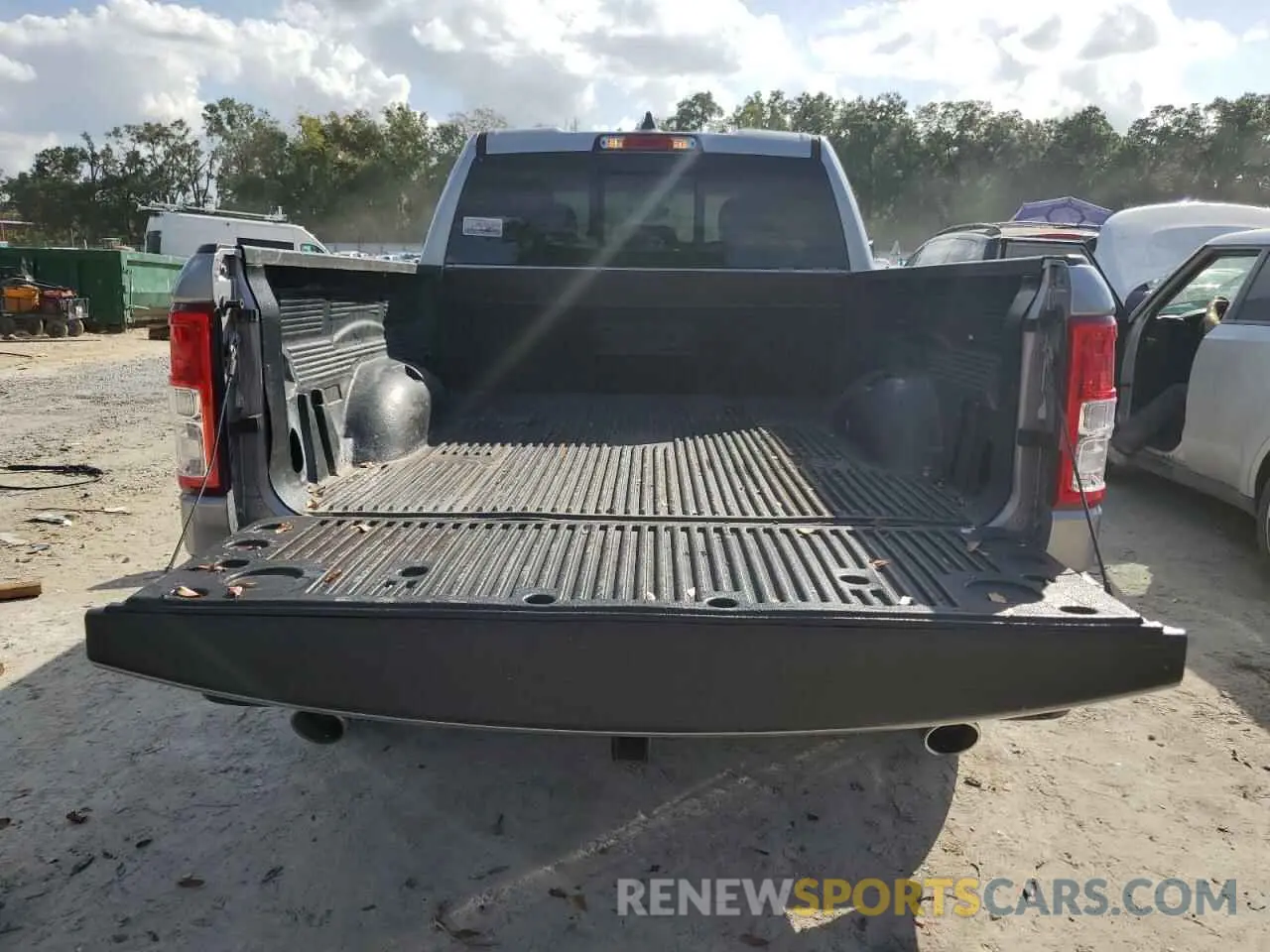 6 Фотография поврежденного автомобиля 1C6RREBT9LN121495 RAM 1500 2020