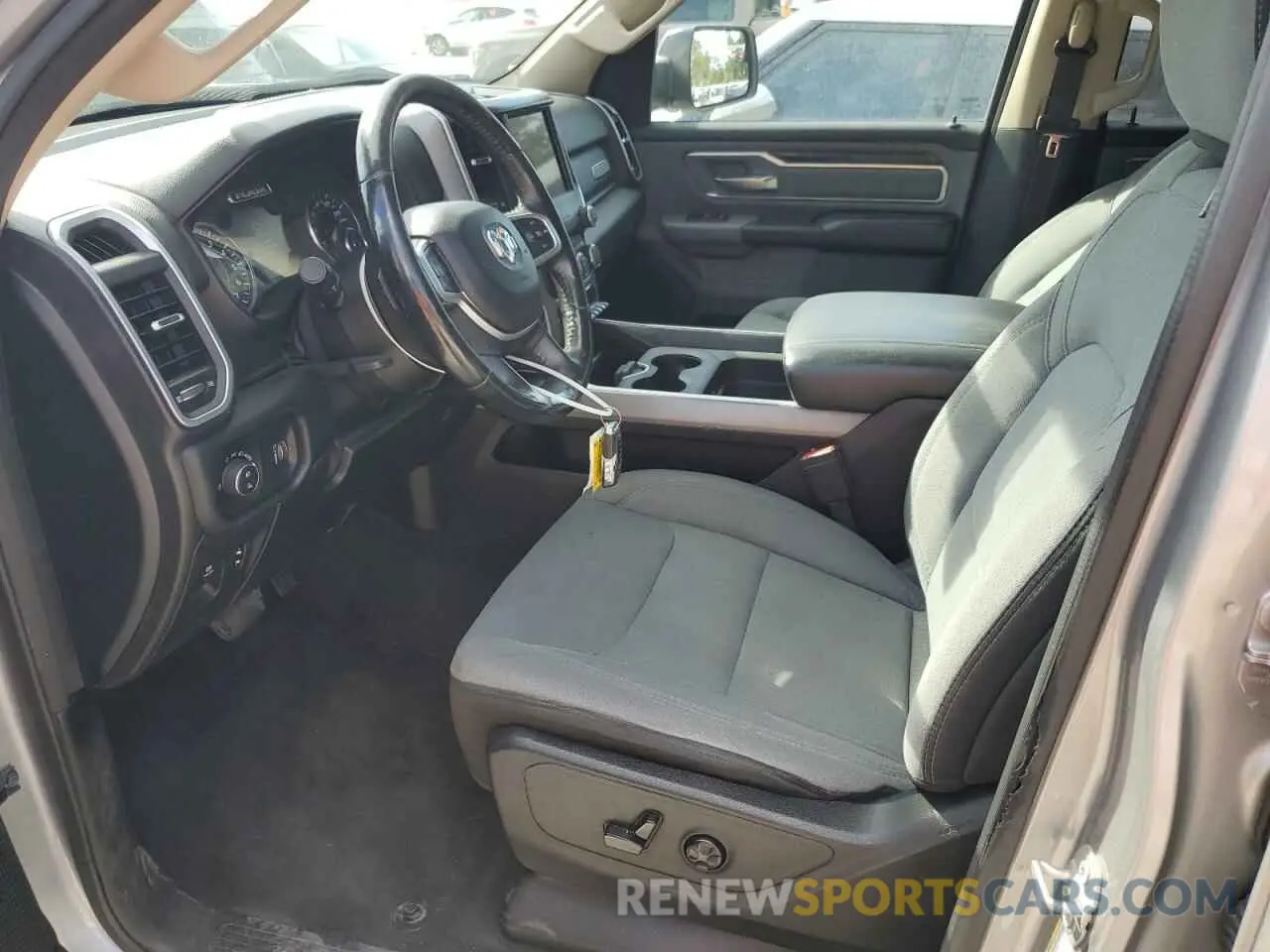 7 Фотография поврежденного автомобиля 1C6RREBT9LN121495 RAM 1500 2020