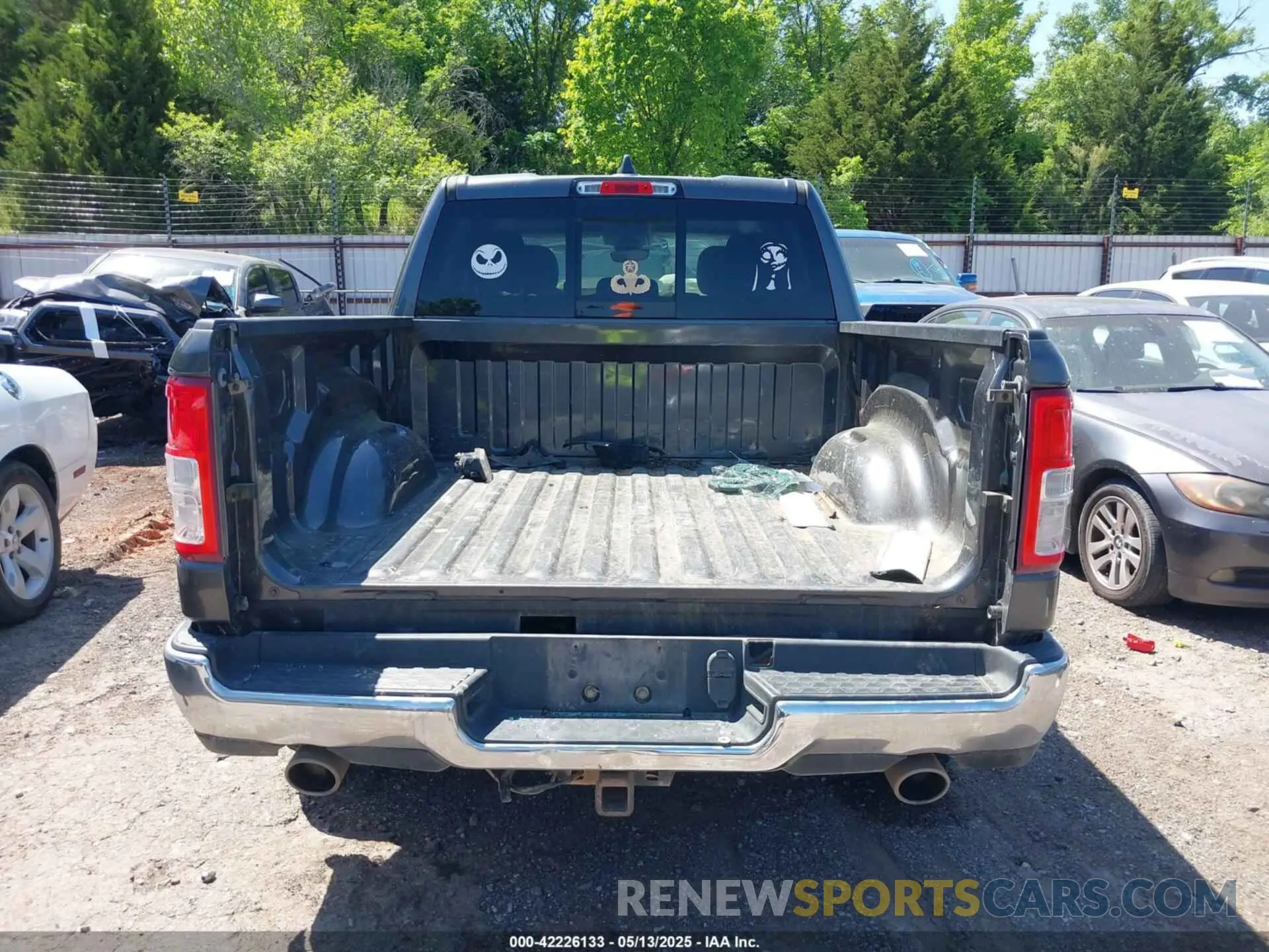 16 Photograph of a damaged car 1C6RREFT0LN209779 RAM 1500 2020