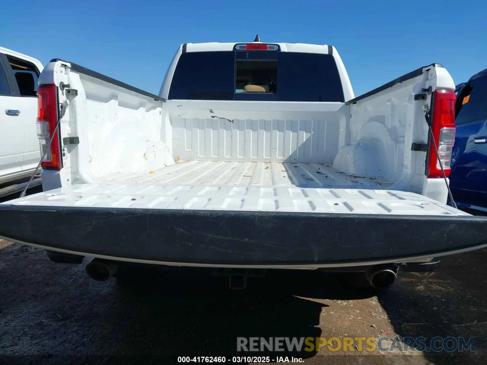 17 Фотография поврежденного автомобиля 1C6RREFT0LN311731 RAM 1500 2020