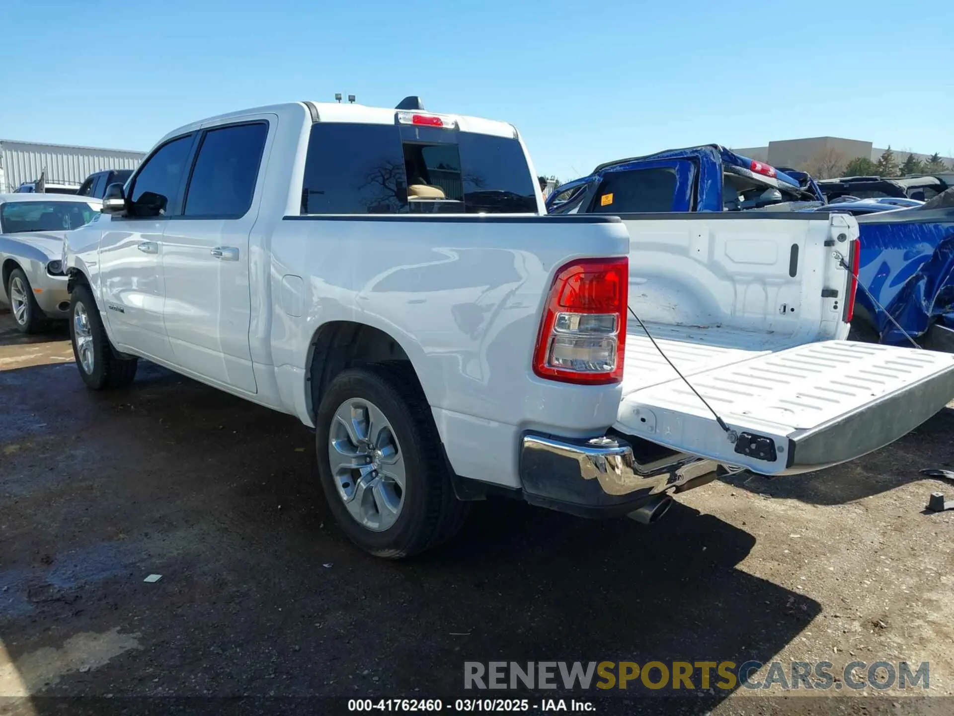3 Фотография поврежденного автомобиля 1C6RREFT0LN311731 RAM 1500 2020