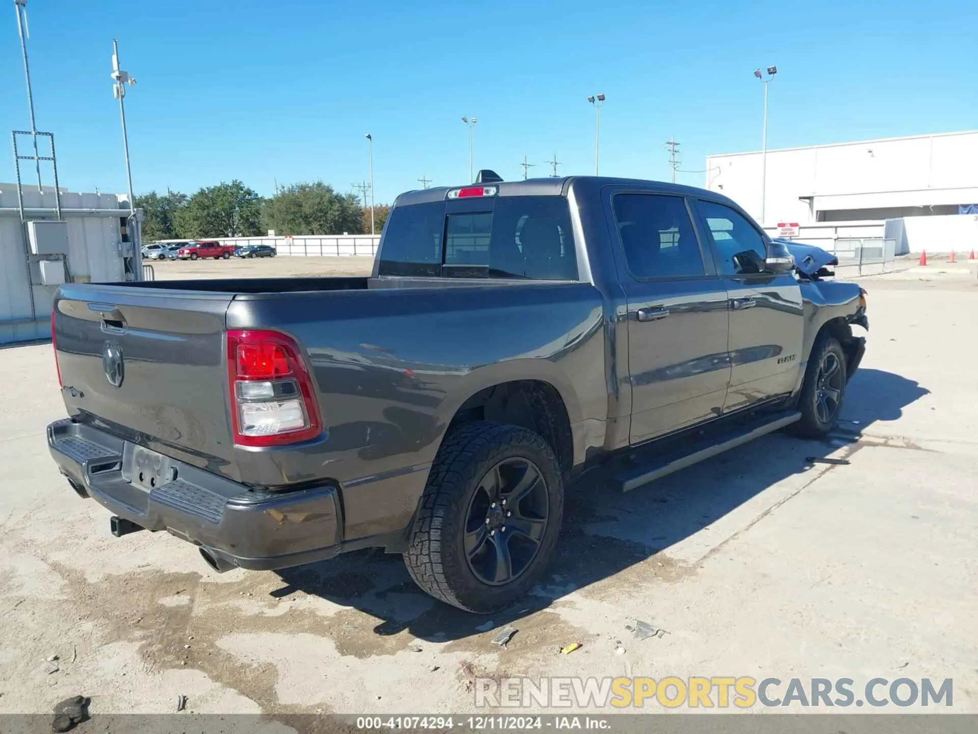4 Фотография поврежденного автомобиля 1C6RREFT1LN239180 RAM 1500 2020