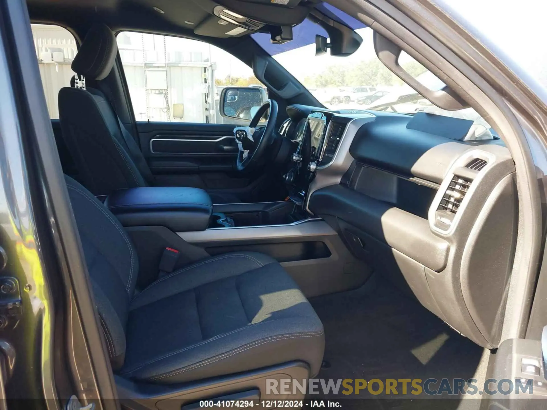 5 Фотография поврежденного автомобиля 1C6RREFT1LN239180 RAM 1500 2020