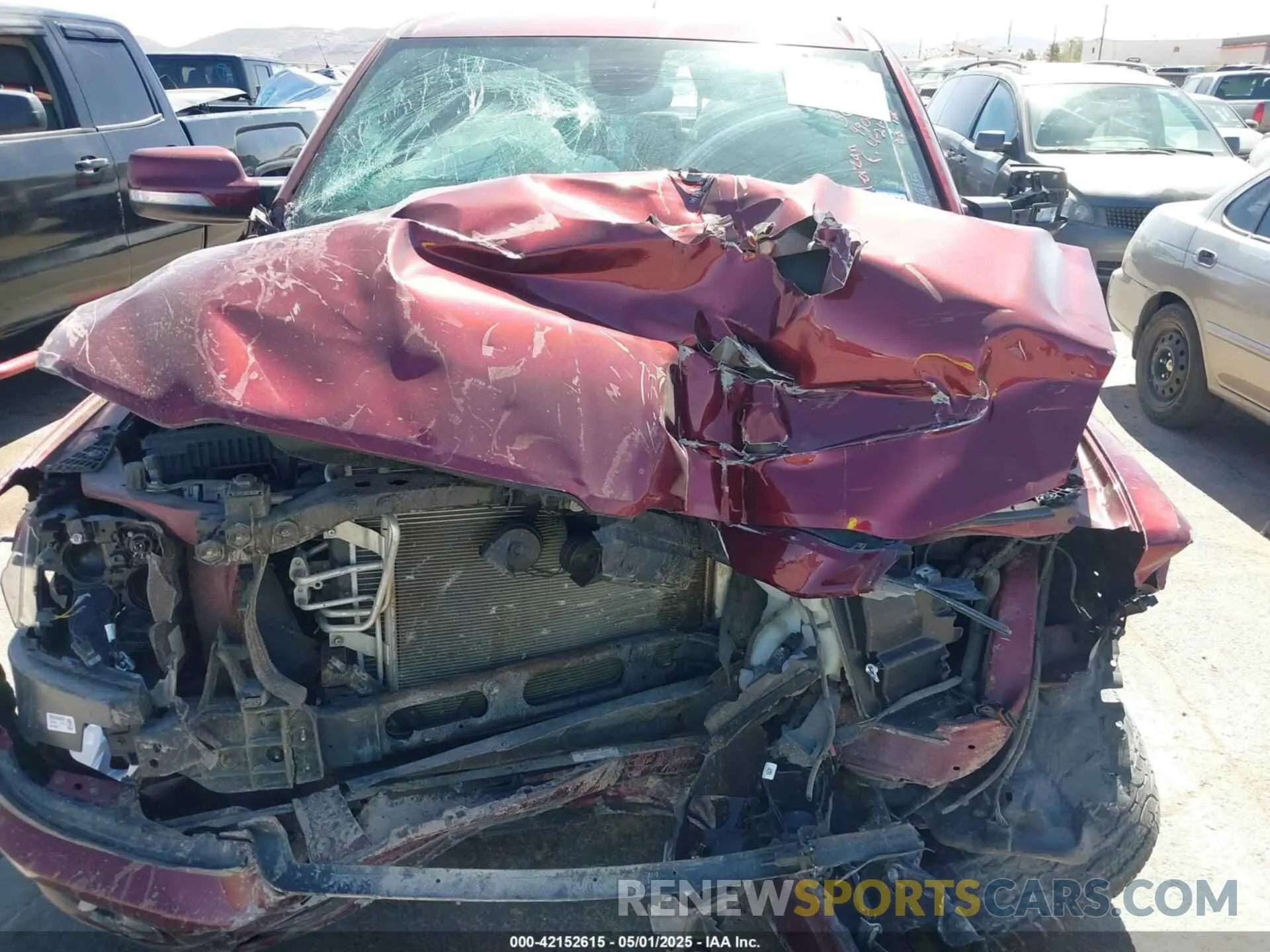 10 Photograph of a damaged car 1C6RREFT2LN209900 RAM 1500 2020