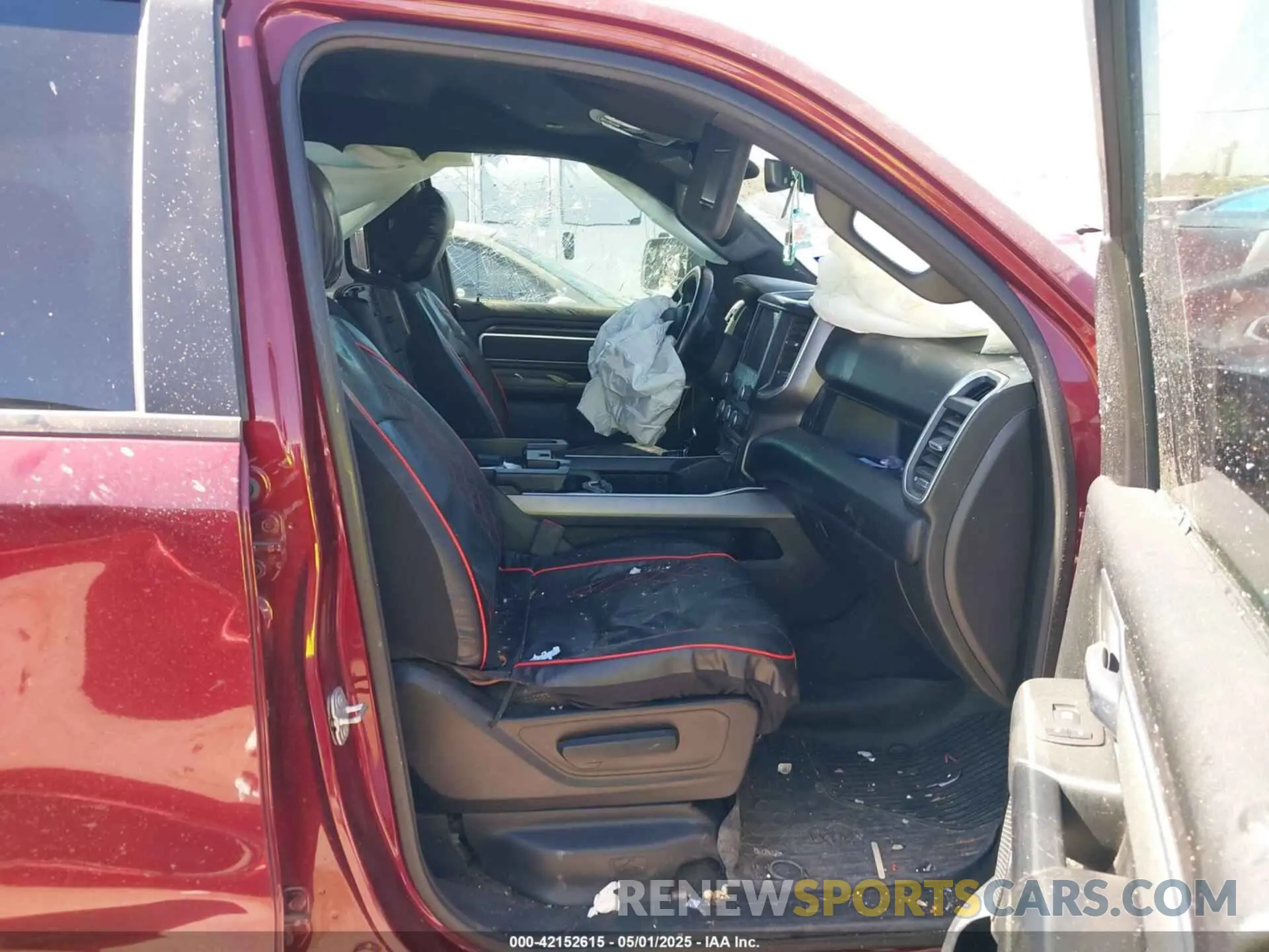 5 Photograph of a damaged car 1C6RREFT2LN209900 RAM 1500 2020