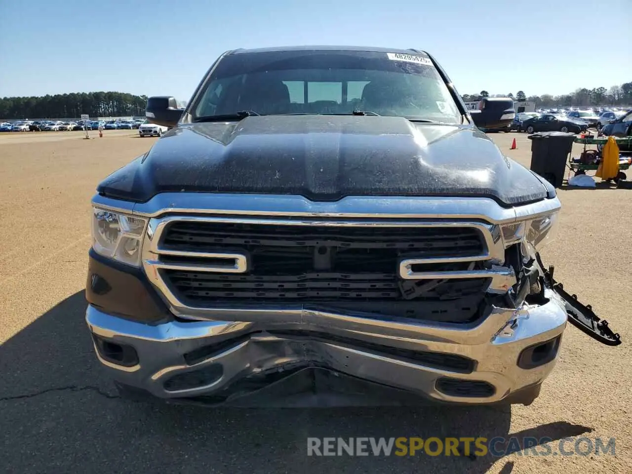 5 Photograph of a damaged car 1C6RREFT5LN185706 RAM 1500 2020