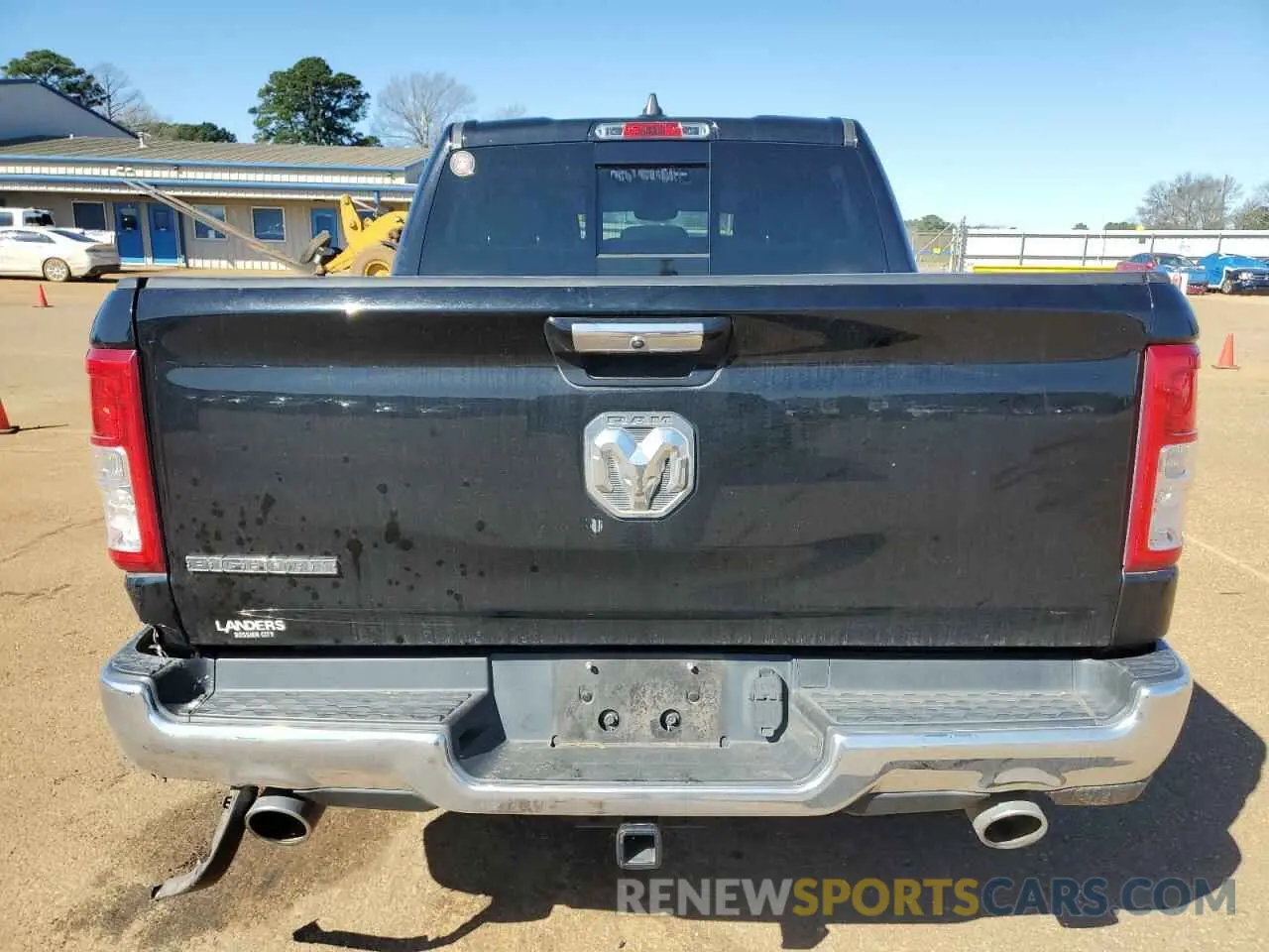 6 Photograph of a damaged car 1C6RREFT5LN185706 RAM 1500 2020