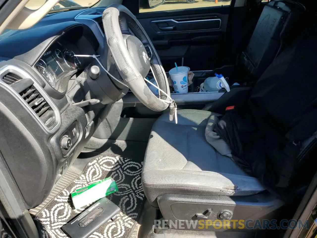7 Photograph of a damaged car 1C6RREFT5LN185706 RAM 1500 2020