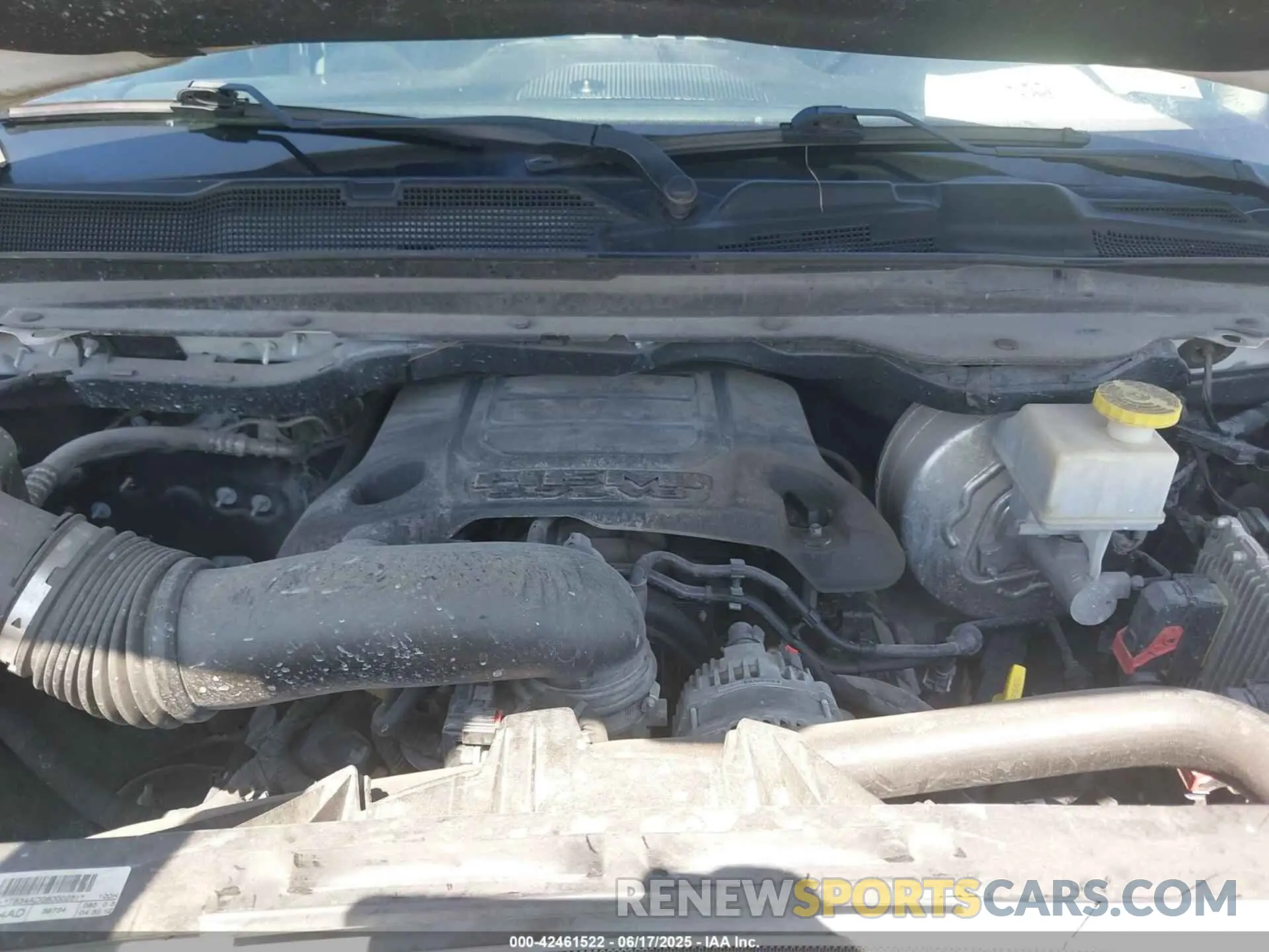 10 Фотография поврежденного автомобиля 1C6RREFT5LN337869 RAM 1500 2020
