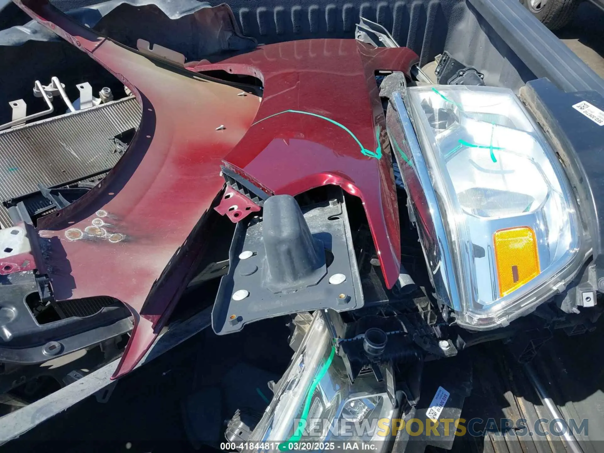 19 Photograph of a damaged car 1C6RREFT7LN105581 RAM 1500 2020
