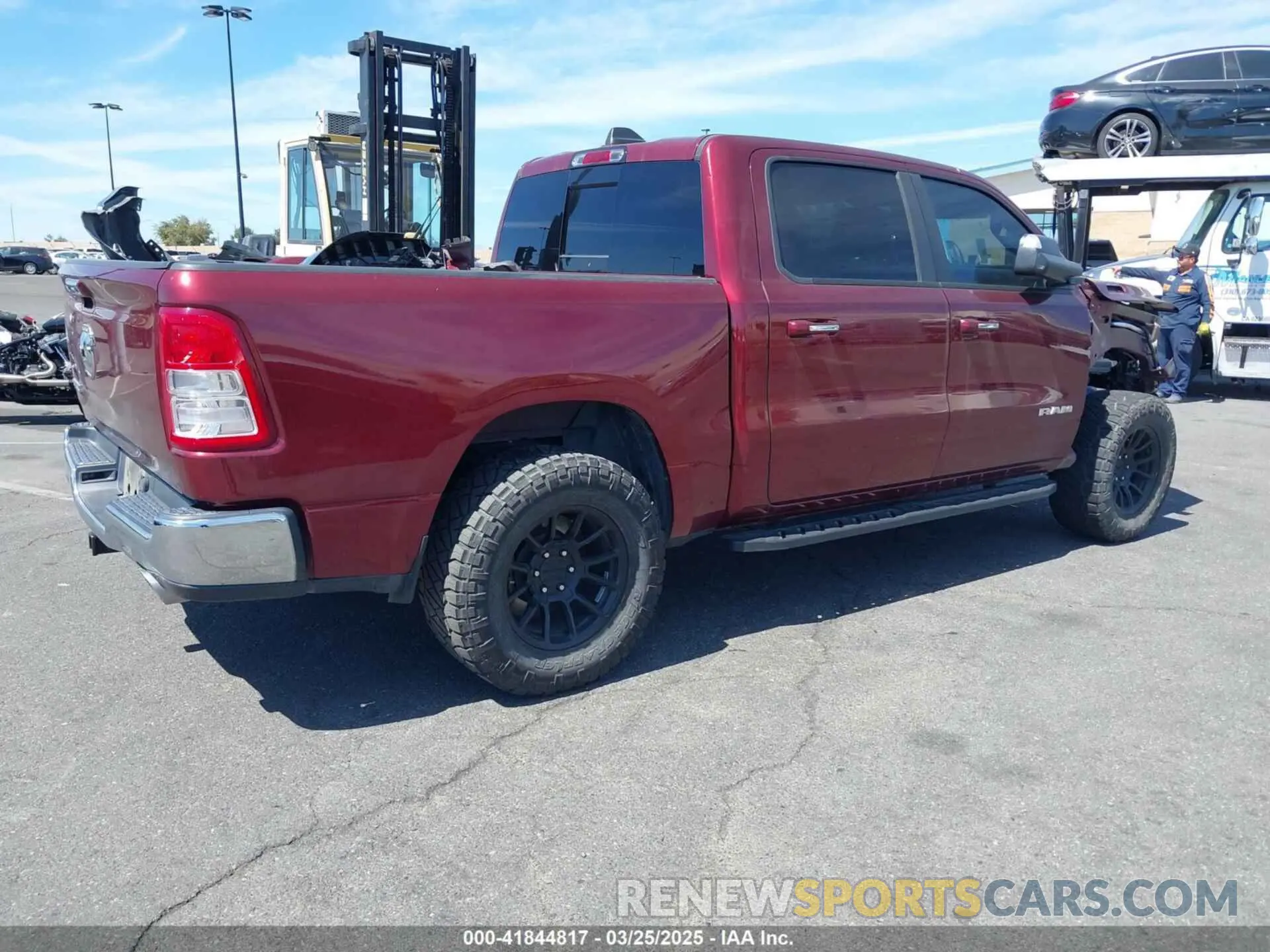 4 Photograph of a damaged car 1C6RREFT7LN105581 RAM 1500 2020