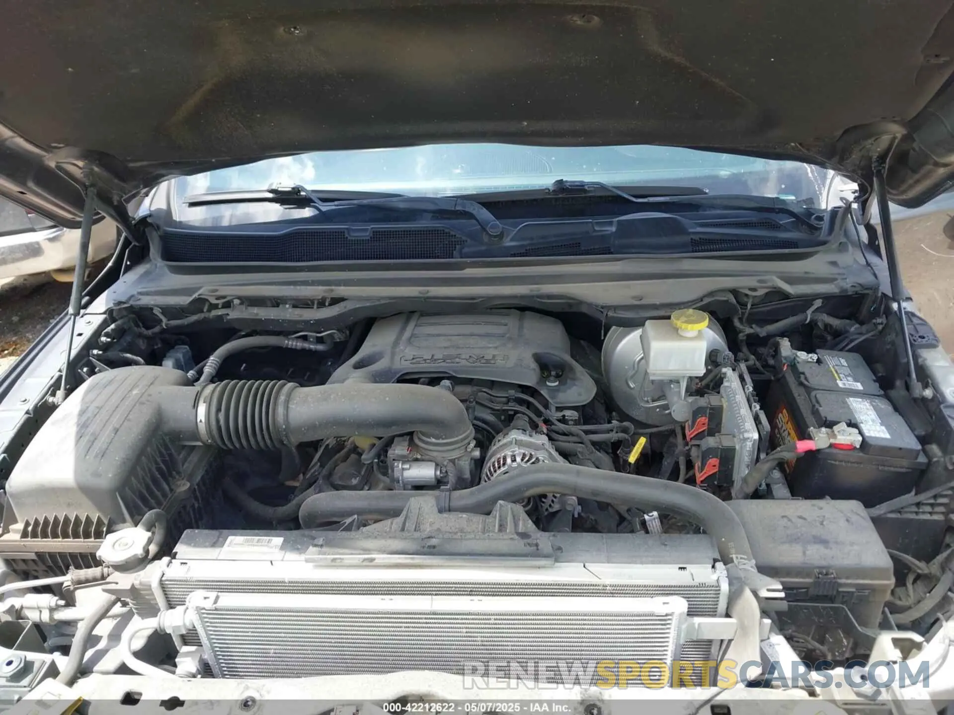 10 Photograph of a damaged car 1C6RREFT7LN121697 RAM 1500 2020