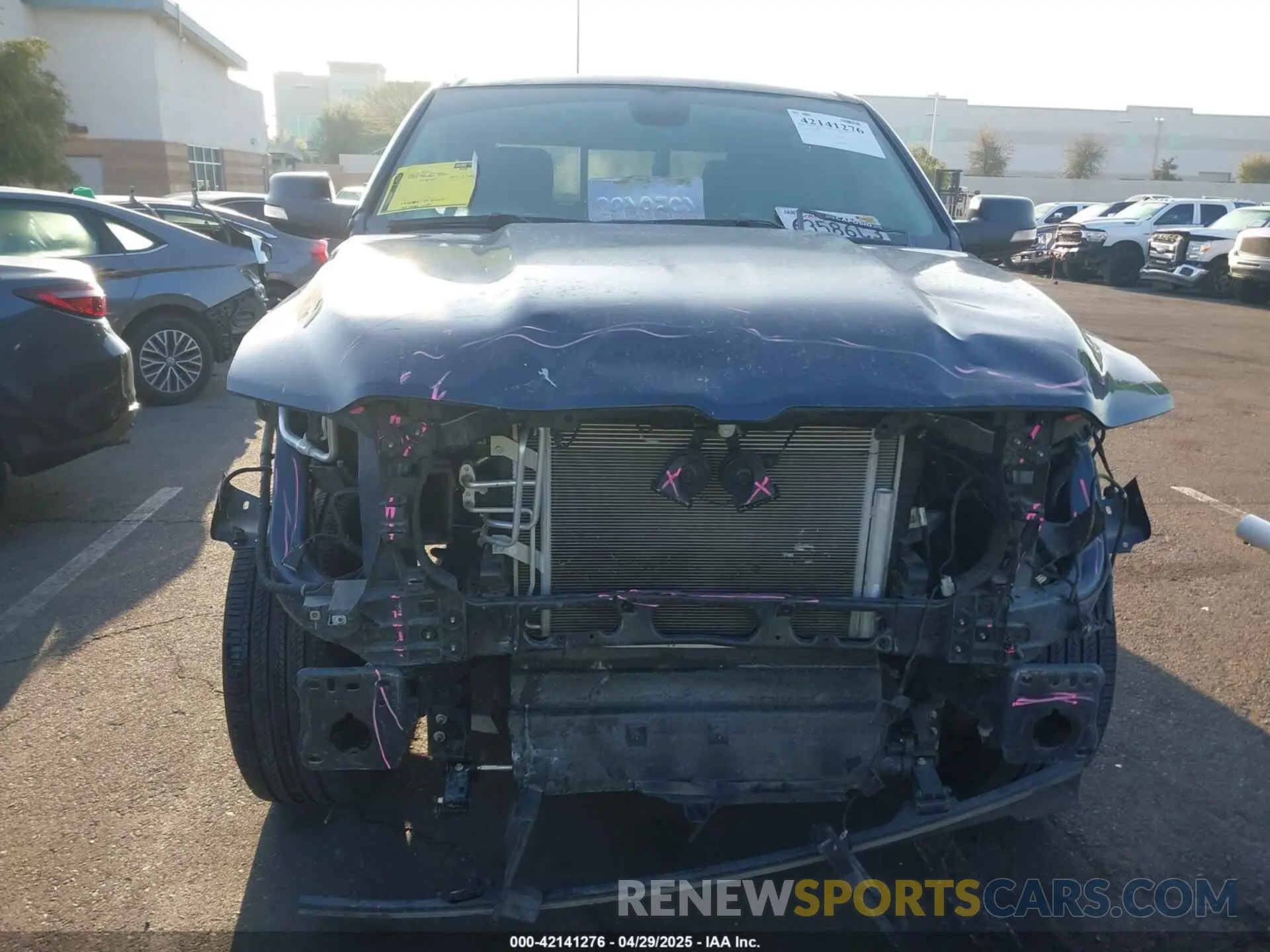 6 Photograph of a damaged car 1C6RREFT7LN401927 RAM 1500 2020
