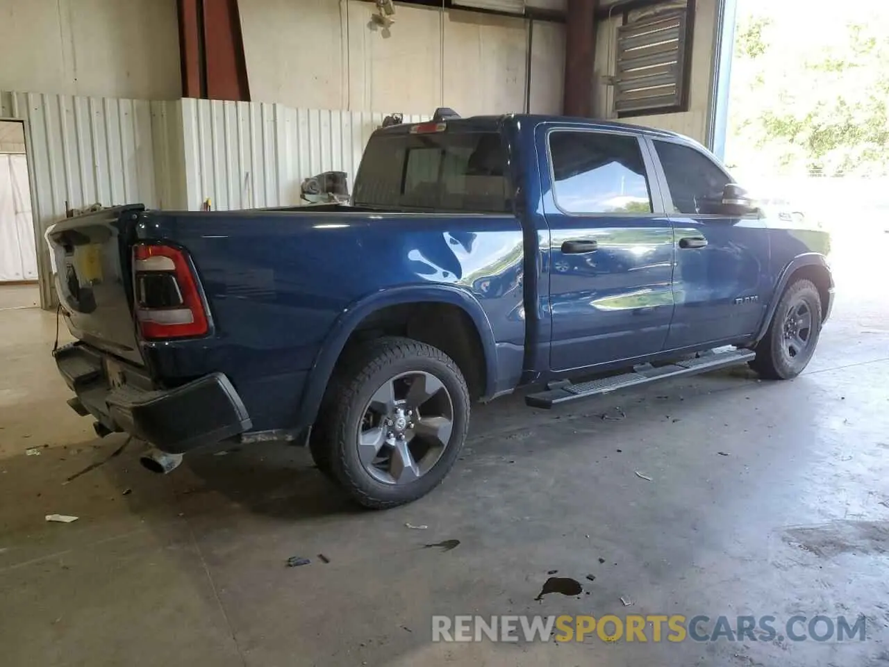 3 Photograph of a damaged car 1C6RREFTXLN373007 RAM 1500 2020