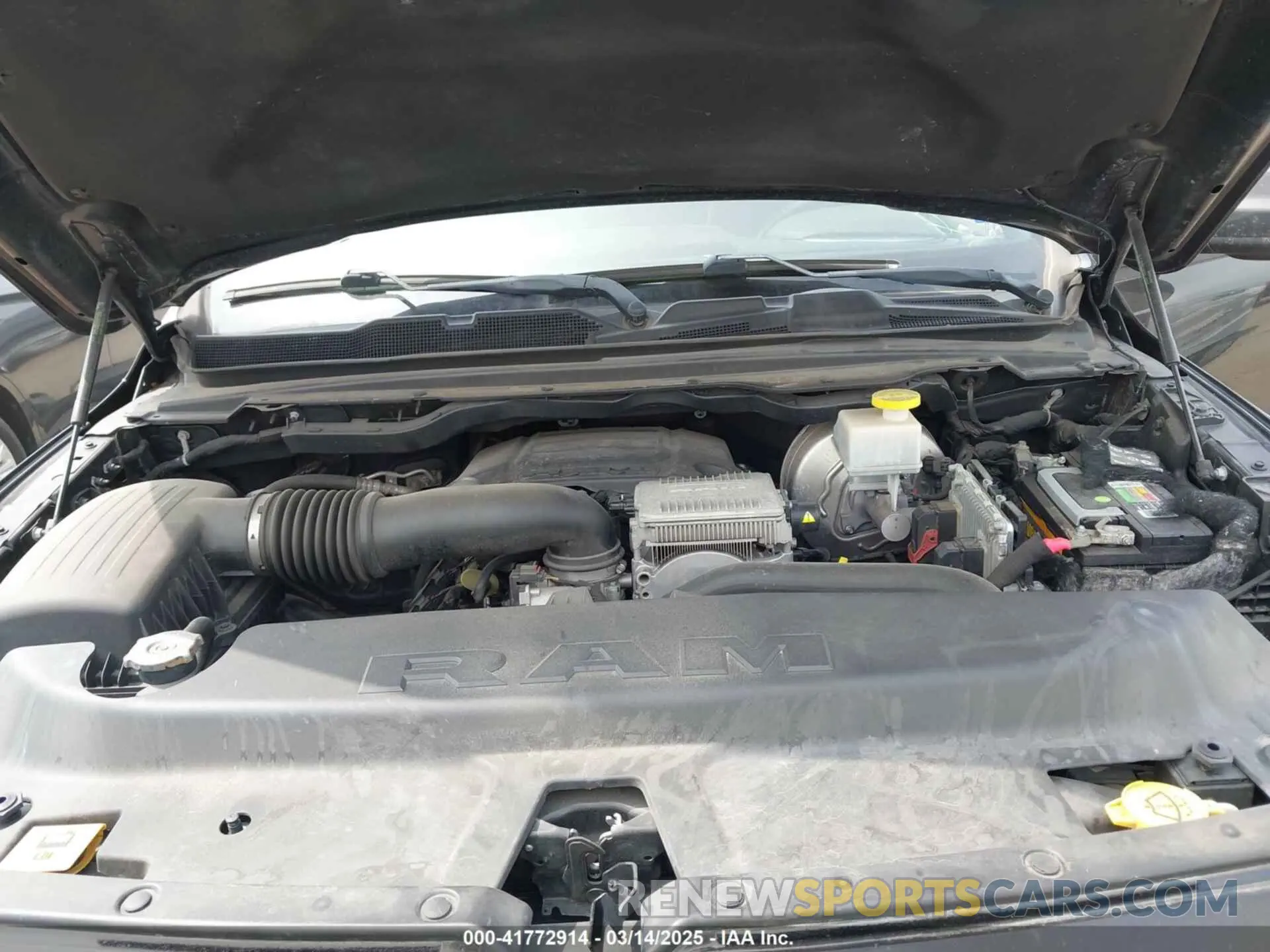 10 Photograph of a damaged car 1C6RREHT9LN143519 RAM 1500 2020