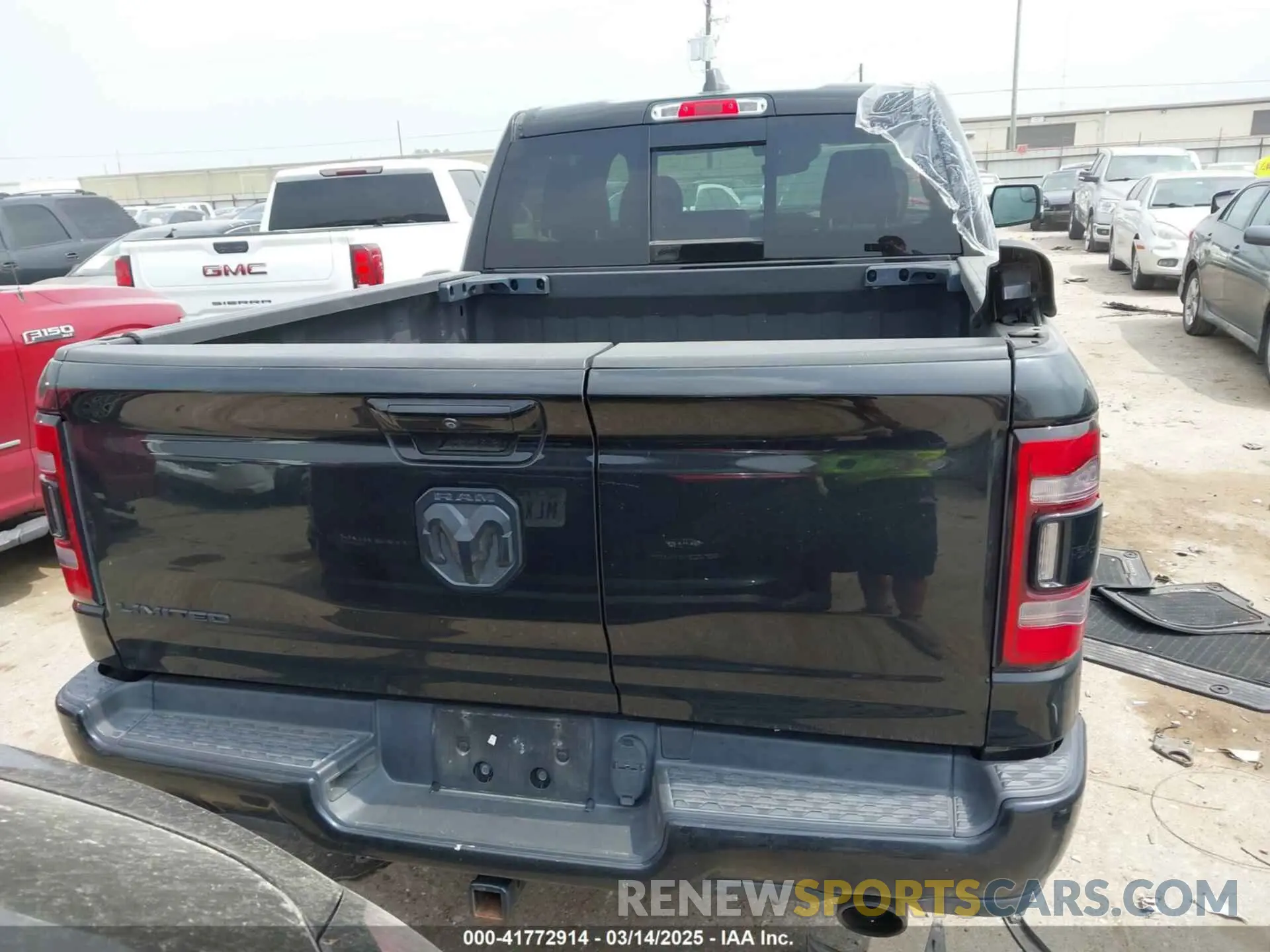 17 Photograph of a damaged car 1C6RREHT9LN143519 RAM 1500 2020