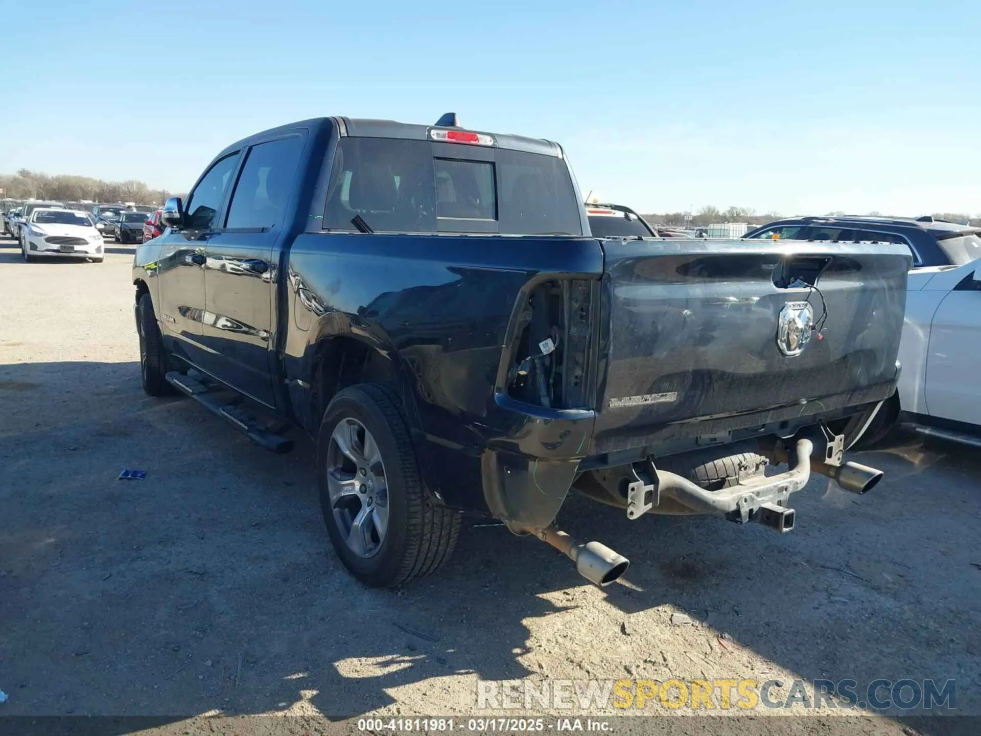 3 Фотография поврежденного автомобиля 1C6RREJT4LN232859 RAM 1500 2020