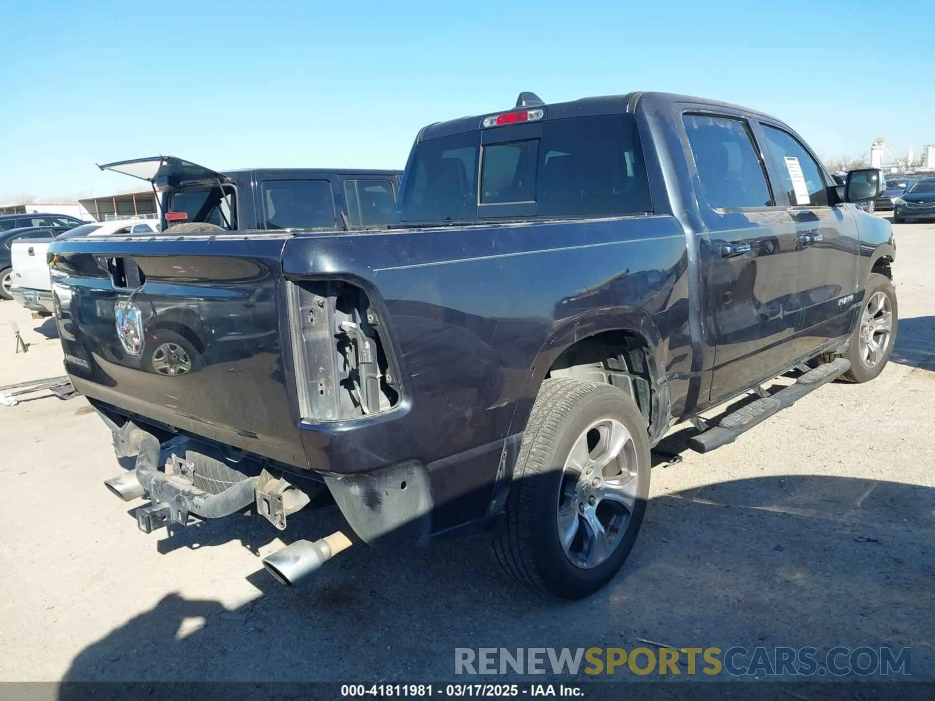 4 Фотография поврежденного автомобиля 1C6RREJT4LN232859 RAM 1500 2020