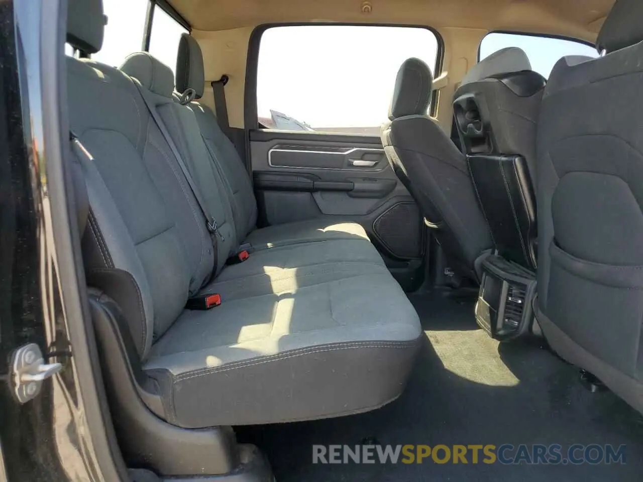 10 Фотография поврежденного автомобиля 1C6RREMG9LN262017 RAM 1500 2020