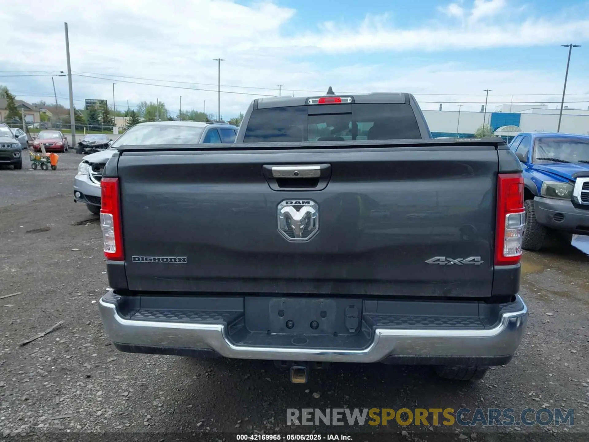 16 Photograph of a damaged car 1C6RRFBG2LN385201 RAM 1500 2020
