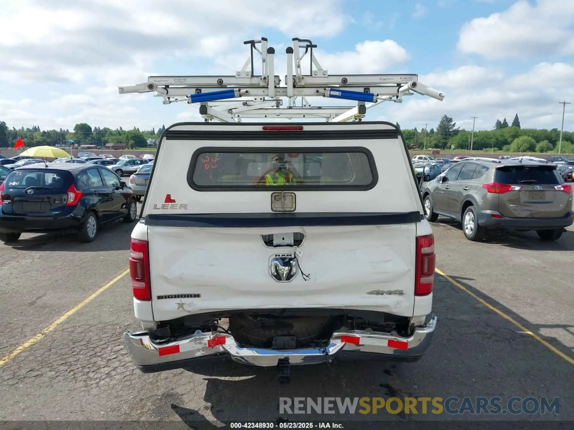 17 Photograph of a damaged car 1C6RRFFG7LN263363 RAM 1500 2020