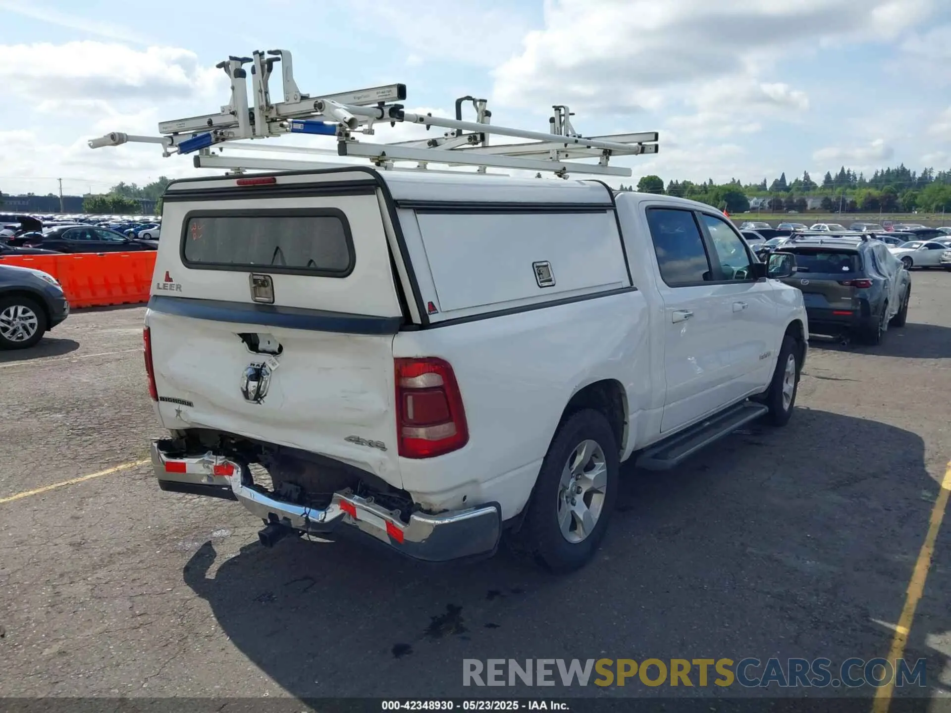 4 Photograph of a damaged car 1C6RRFFG7LN263363 RAM 1500 2020