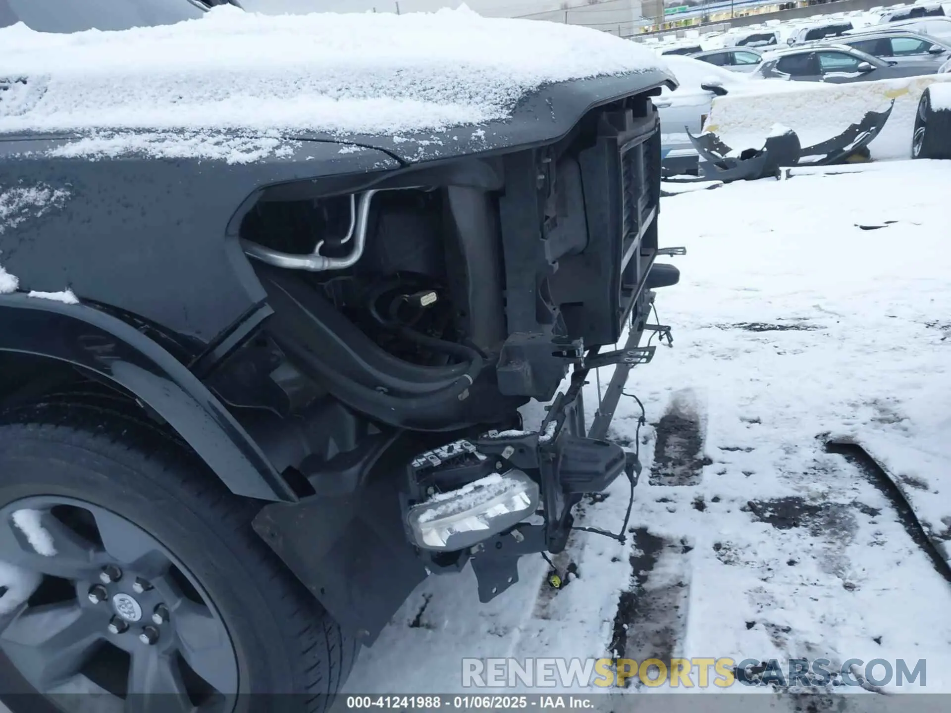 18 Photograph of a damaged car 1C6RRFFG7LN285301 RAM 1500 2020