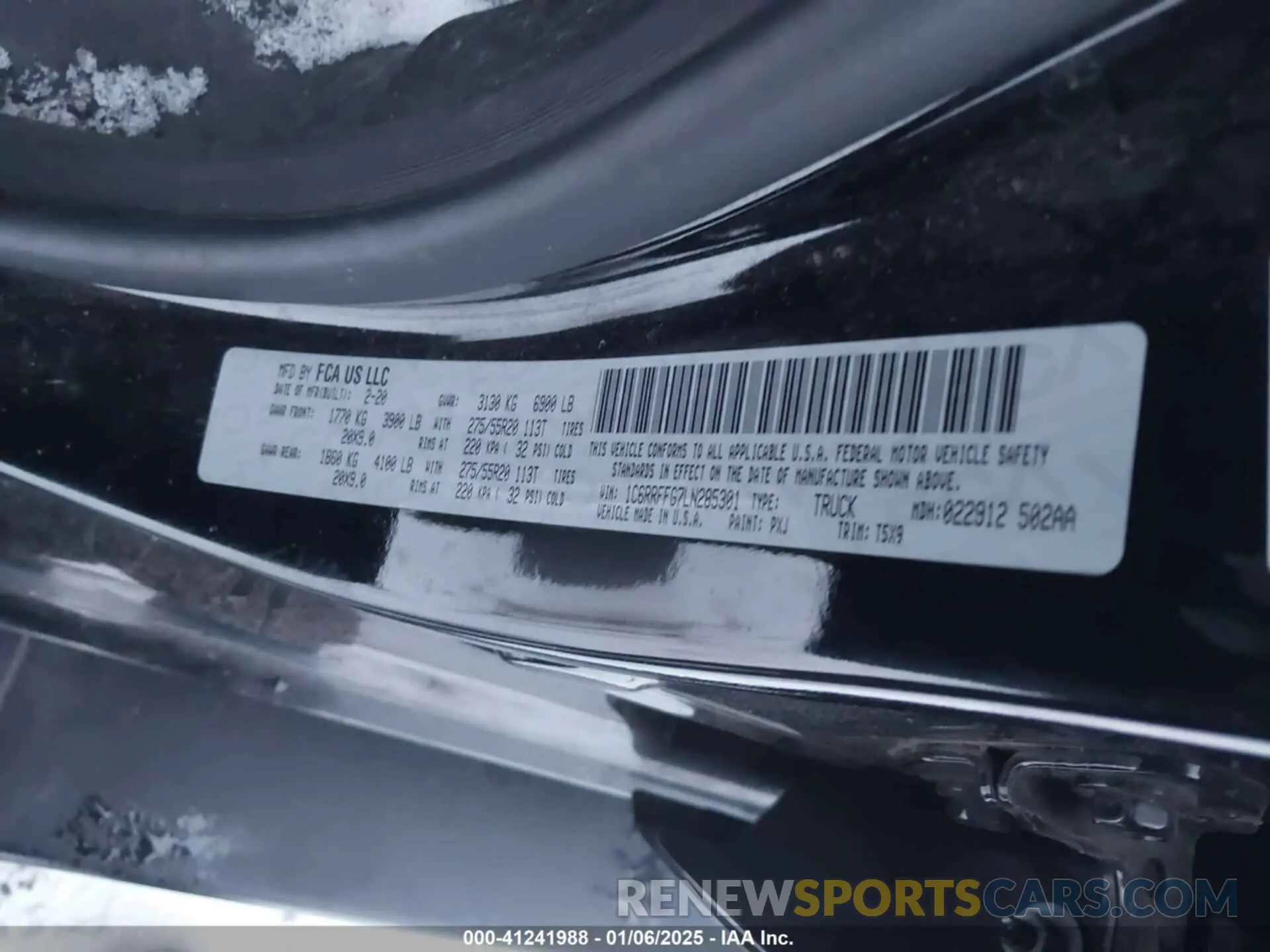 9 Photograph of a damaged car 1C6RRFFG7LN285301 RAM 1500 2020