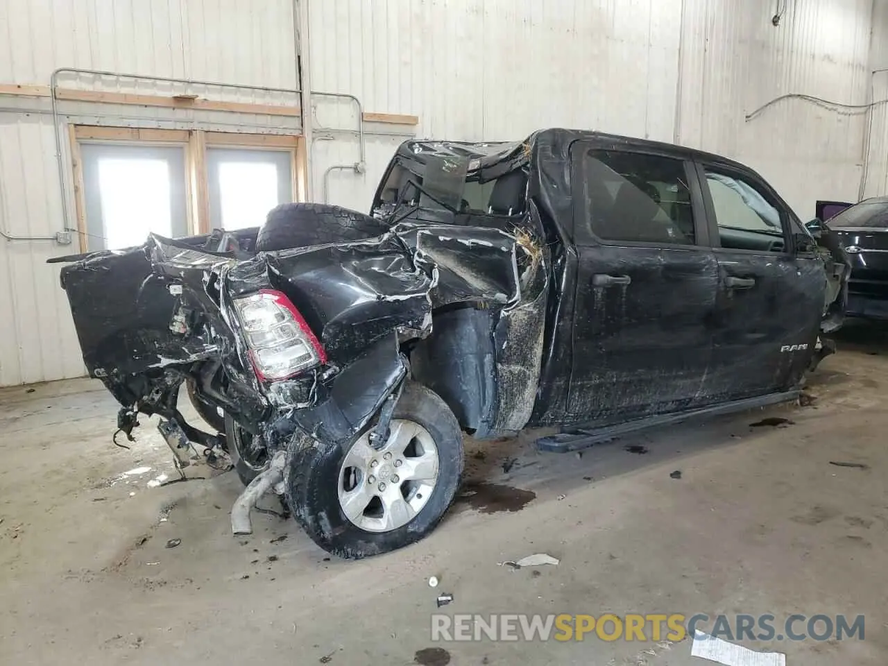 3 Фотография поврежденного автомобиля 1C6RRFGG0LN275241 RAM 1500 2020